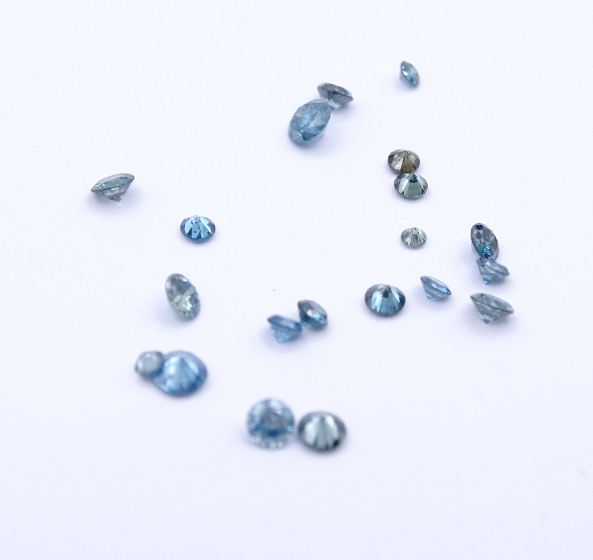 Konvolut fancy blue Diamanten, Gewicht zus. 1,03ct. - Bild 4 aus 5