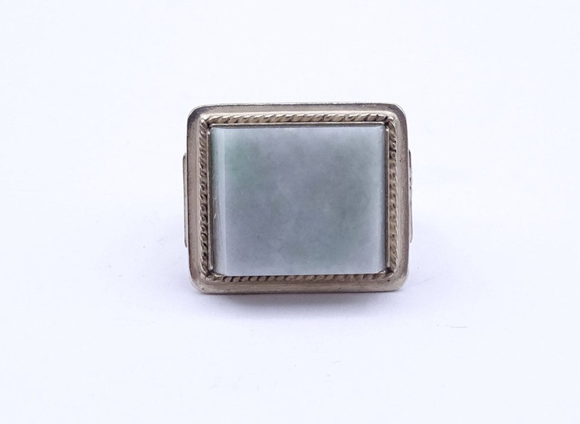 875er Silber Ring mit einen facc. Edelstein, 11,4g., RG 62