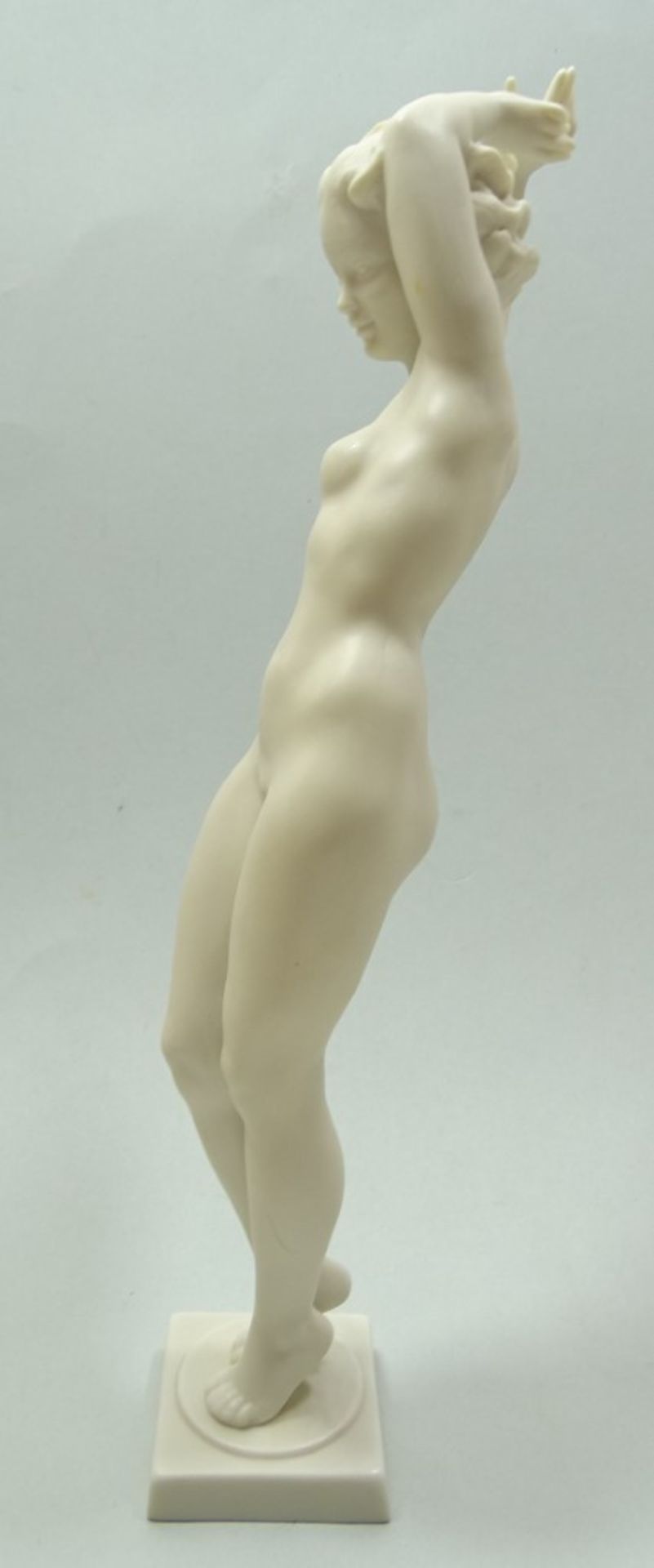 Akt-Statuette, Hutschenreuther Kunstabteilung, Entwurf von Carl Werner,H-27cm - Bild 3 aus 7