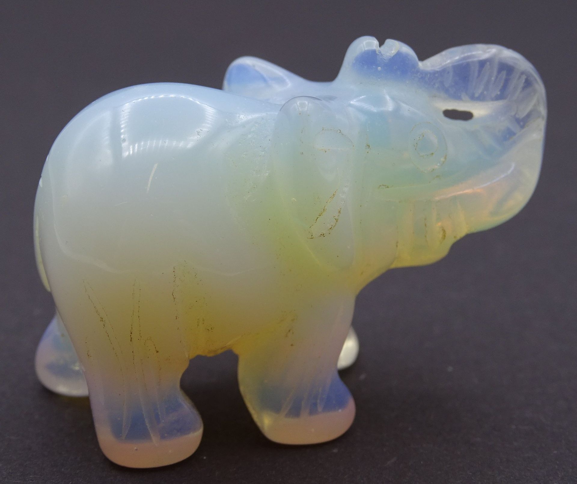 Elefant aus Opalith, 4,8 x 3,5 x 2,2 cm - Bild 2 aus 5