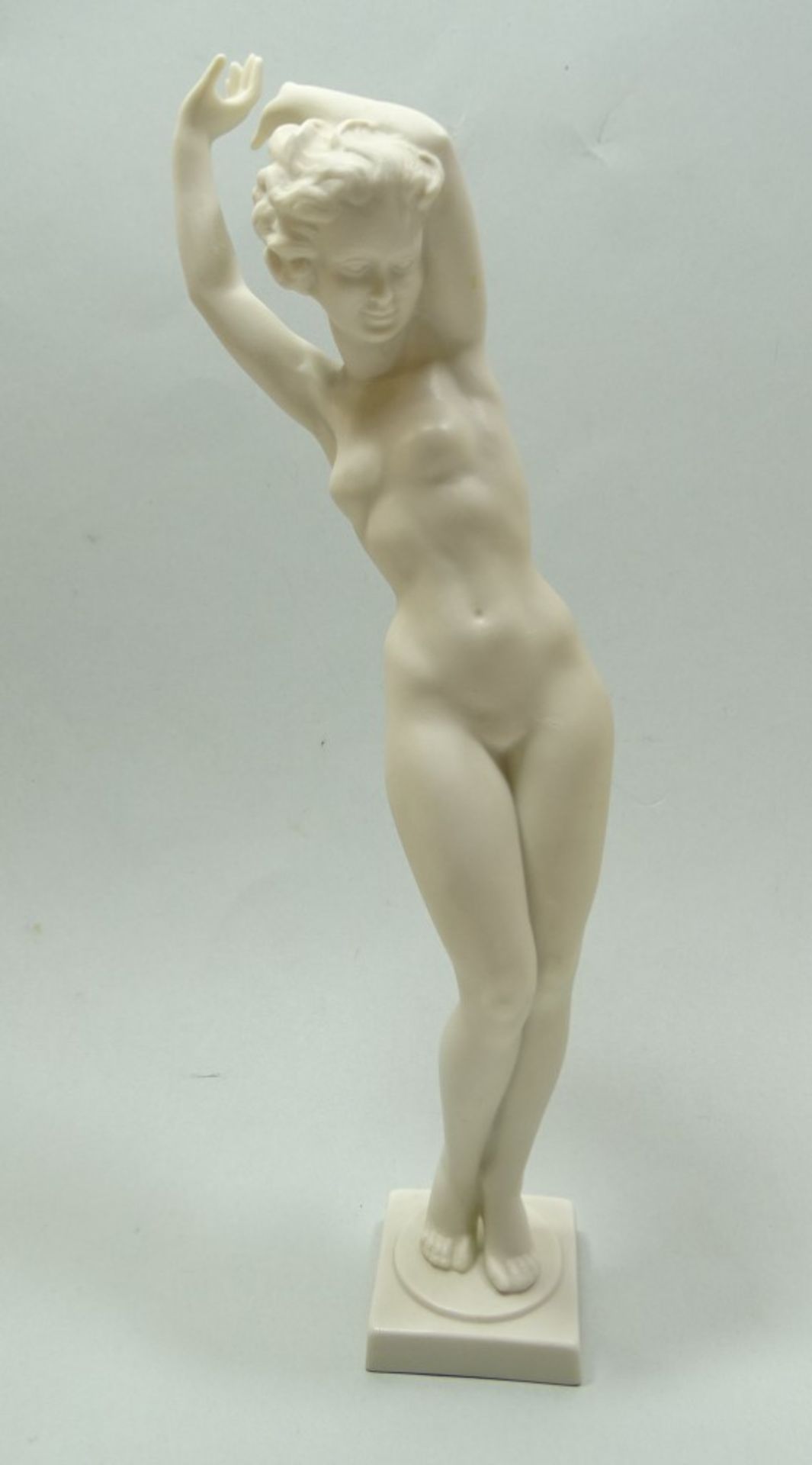 Akt-Statuette, Hutschenreuther Kunstabteilung, Entwurf von Carl Werner,H-27cm - Bild 2 aus 7