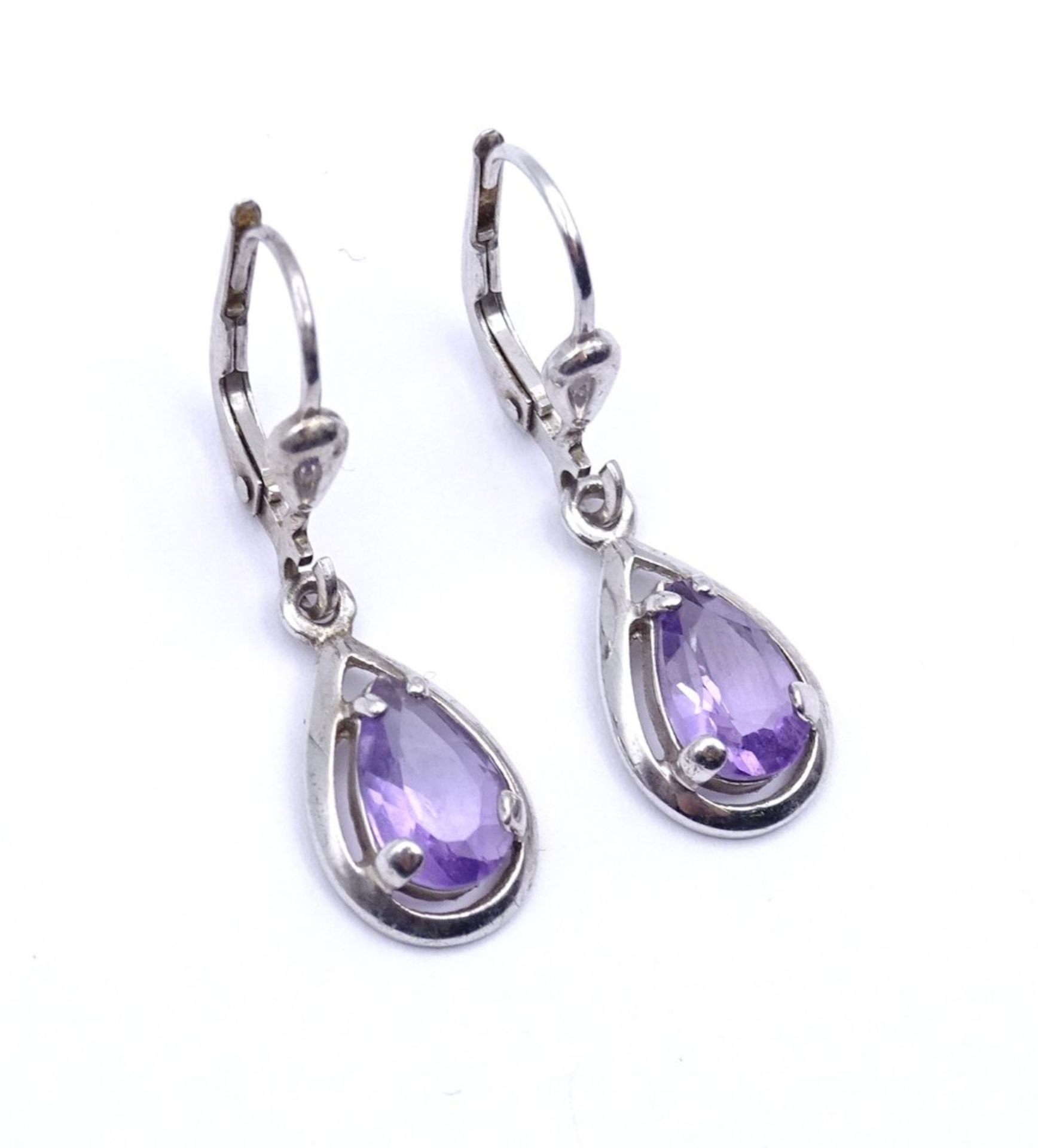 Paar Ohrhänger mit Amethyste, Sterling Silber 0.925, L- 2,8cm, zus. 1,70g. - Bild 2 aus 2