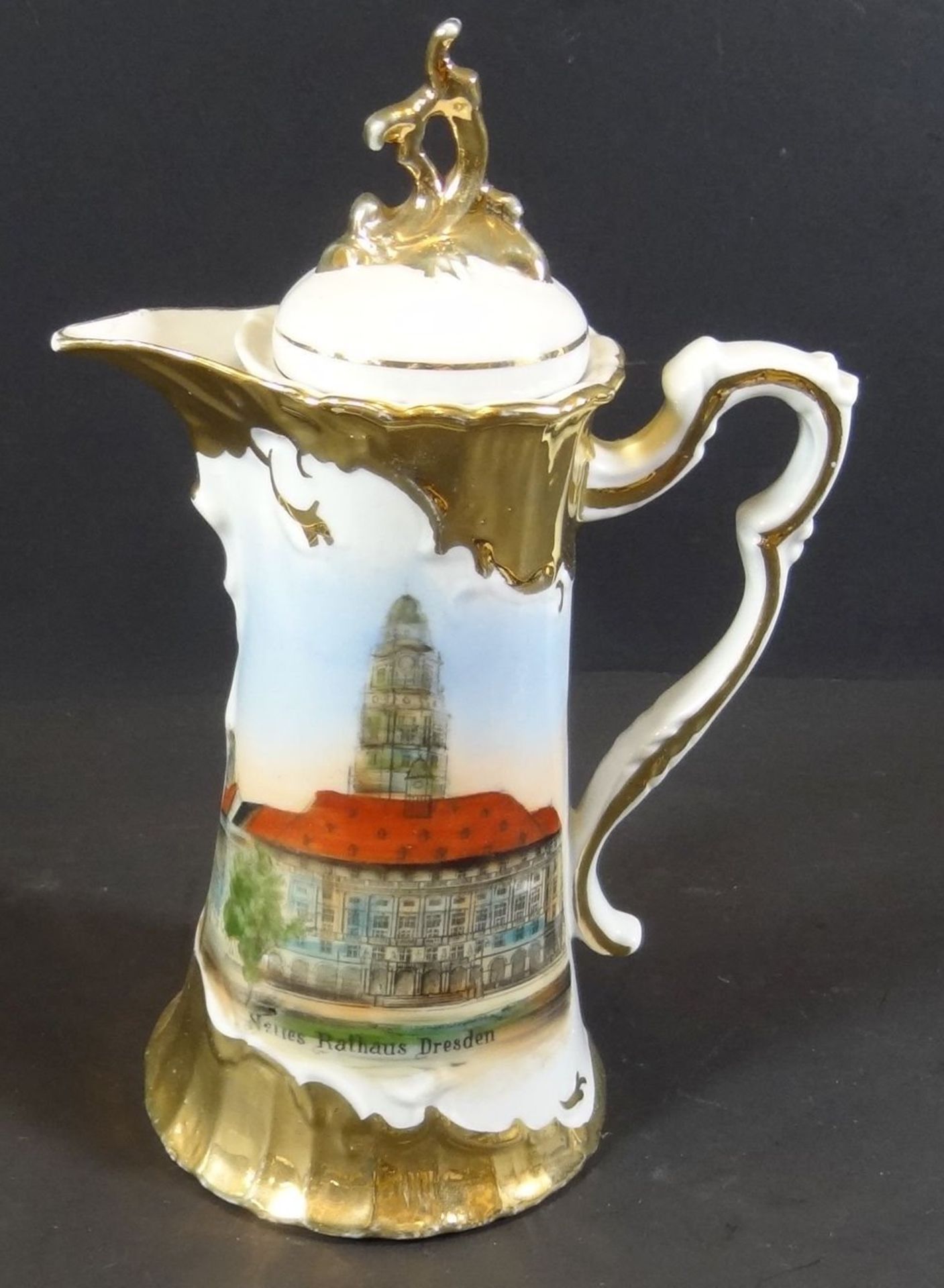 kl. Schokoladenkanne mit Ansicht Dresden-Rathaus, Goldstaffage, H-21 cm