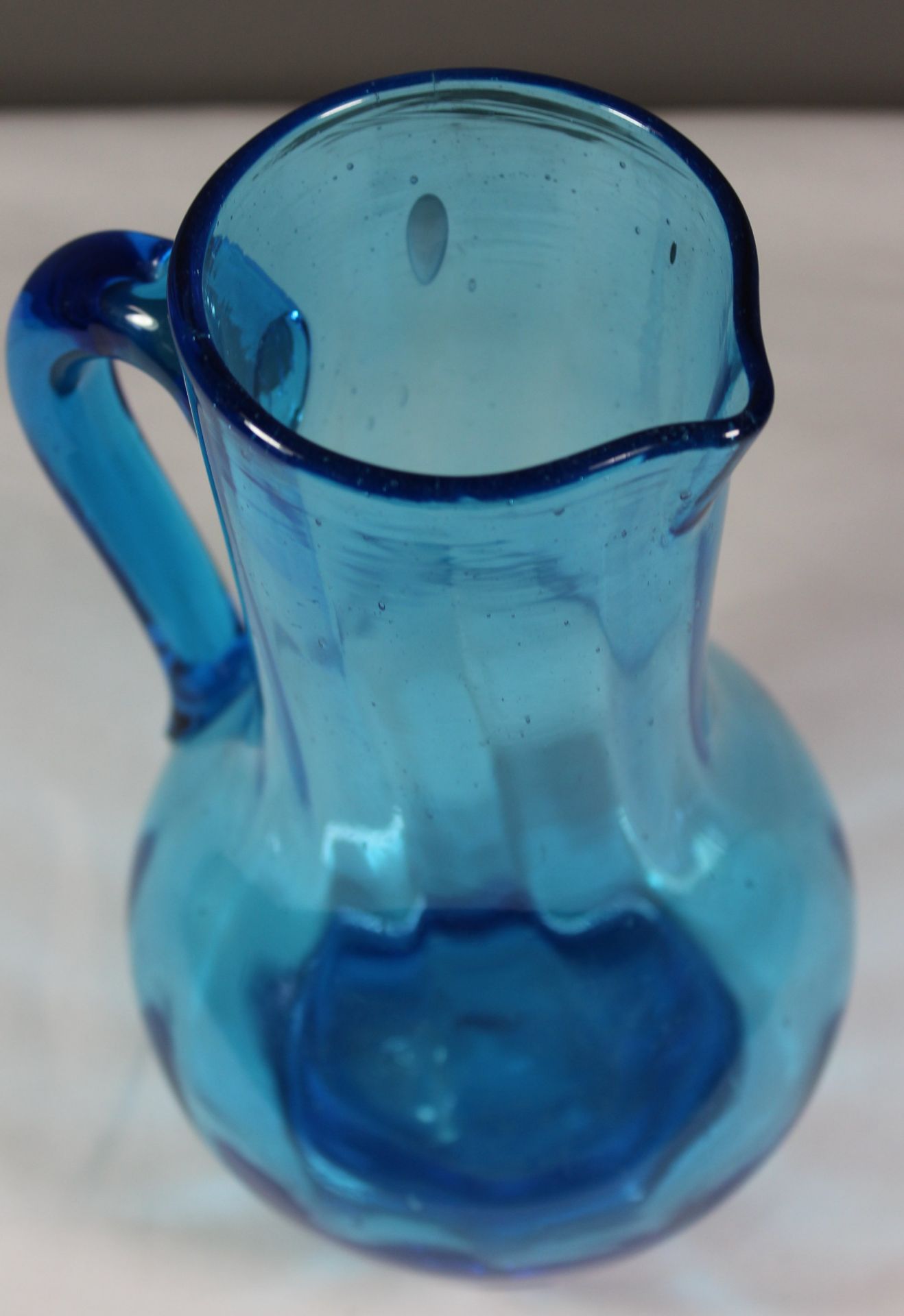 Wasserkrug, blaues Glas, wohl um 1900,  ca. H-25cm. - Bild 3 aus 4