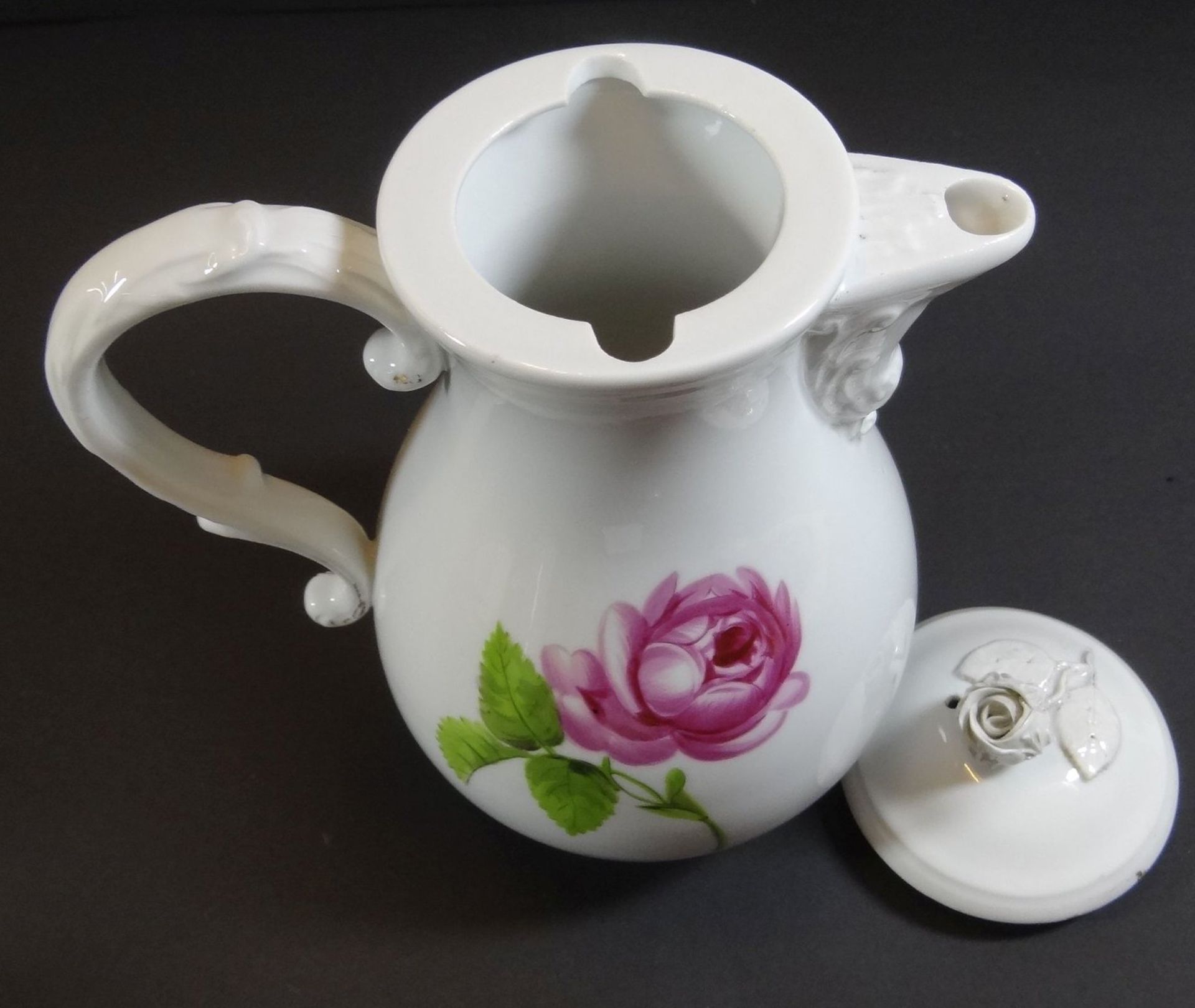 Kaffeeservice "Meissen" rote Rose, Kanne, Milch,  und 6 Tassen mit U.T., 1.Wahl, 1 Tasse geklebt, a - Bild 3 aus 12