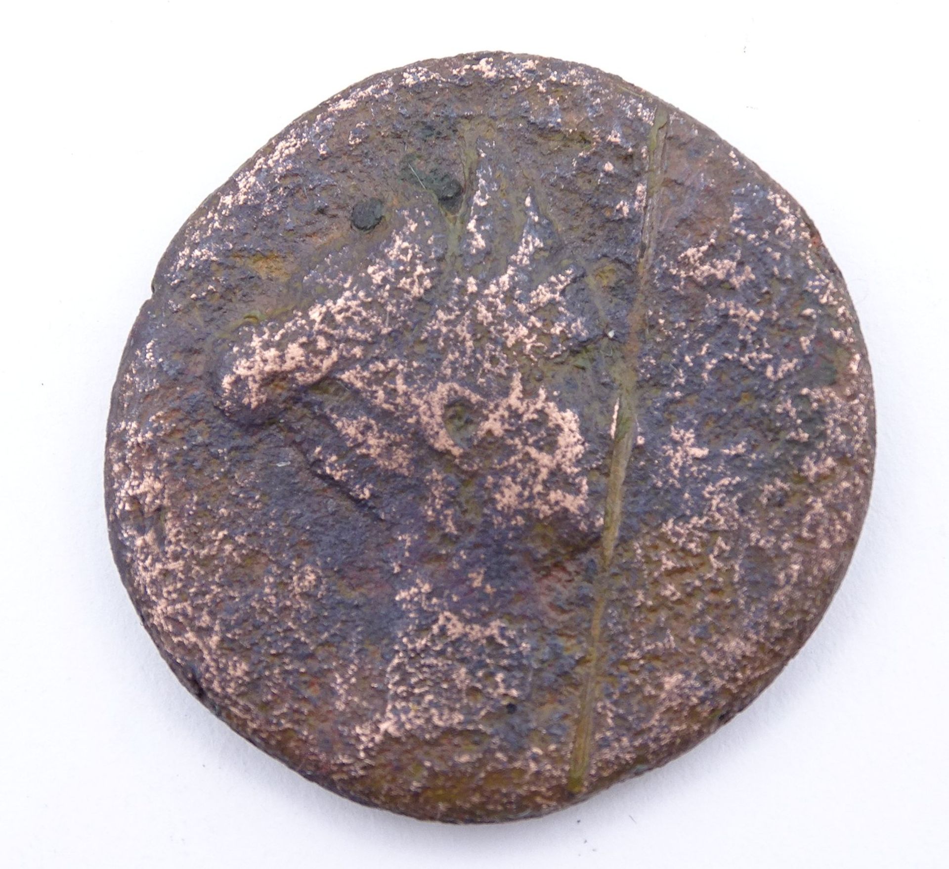 Antike Münze, römisch?, Ø 2,5 cm, stark abgerieben, 11 gr.