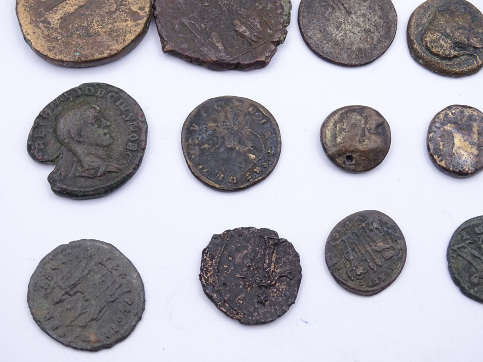 13  antike Münzen, Alters- und Gebrauchsspuren - Bild 5 aus 10