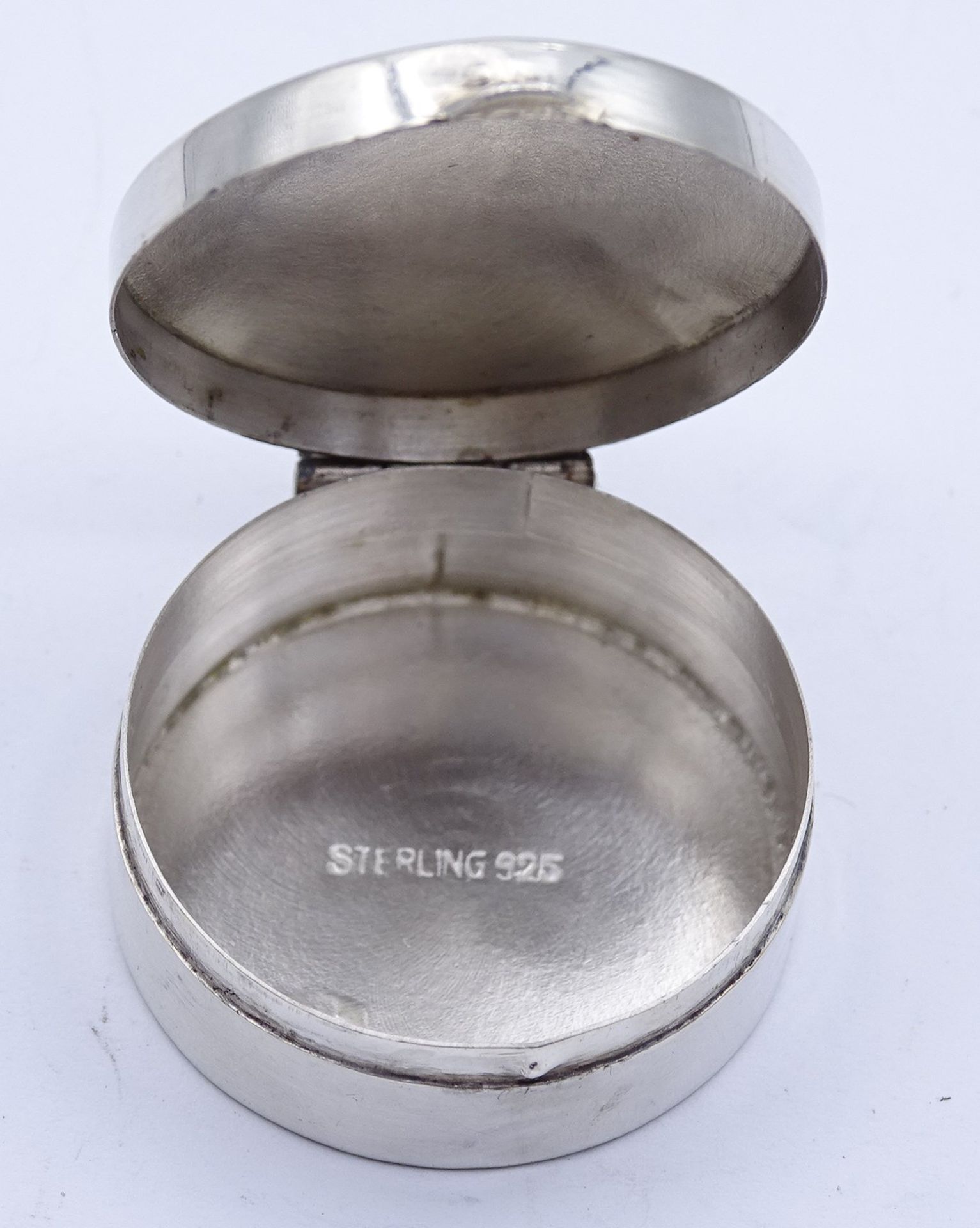 Silberdose, 925/000, mit Initial "E", Ø 3,1 cm, 12 gr., leichte Gebrauchsspuren - Bild 3 aus 4