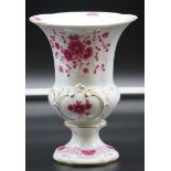 Vase auf Stand, Kaiser, florales Dekor, H-19cm.