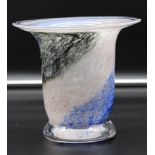 Kunstglas-Vase, neuzeitl., mehrfarbig, H-14,5cm.