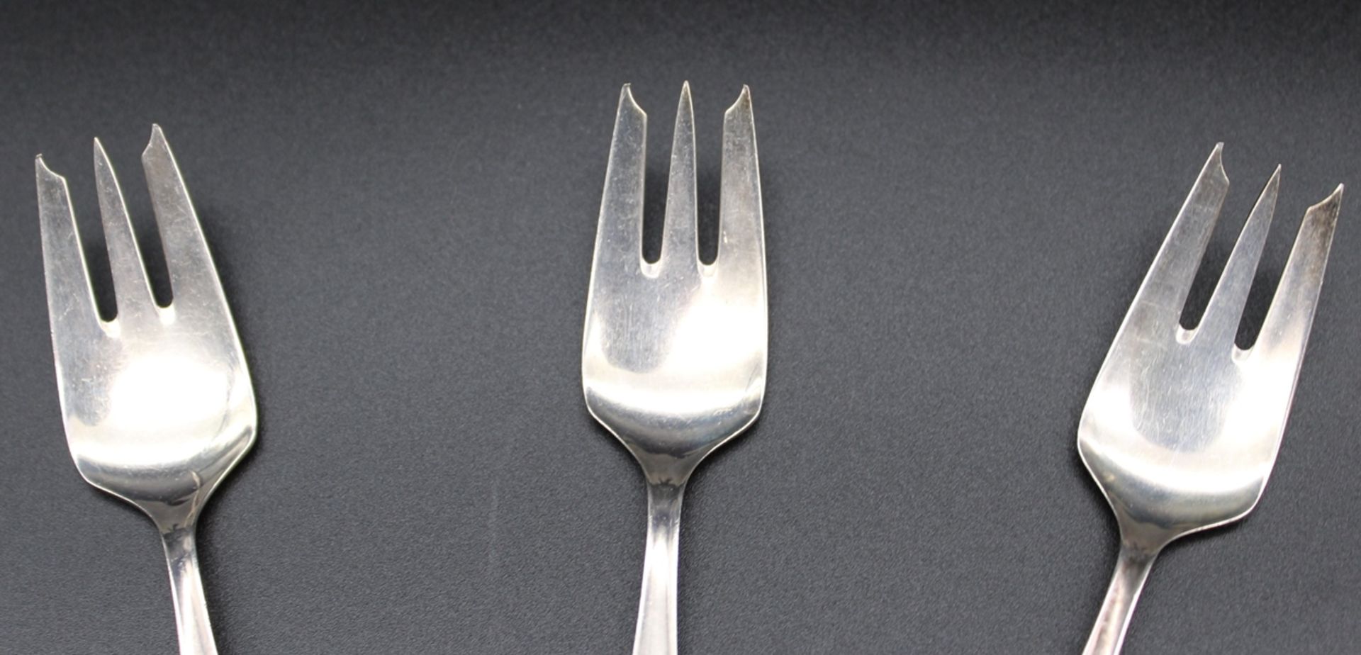 4x Kuchengabeln, Georg Jensen, 925er Silber, Form Cypress, ca. 116gr., L-14,8cm. - Bild 2 aus 4