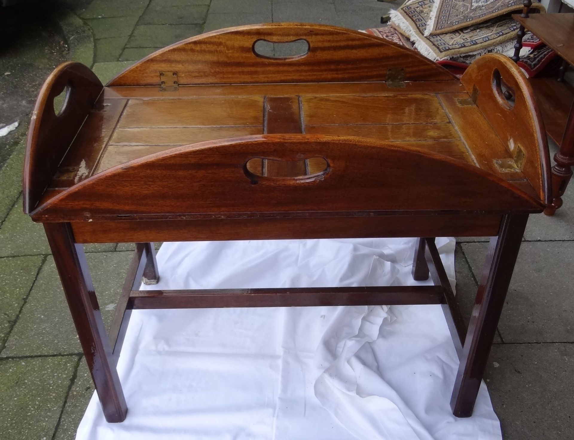 Tischchen im Maritim-Look, klappbare Seiten, H-59 cm, 91x66 cm
