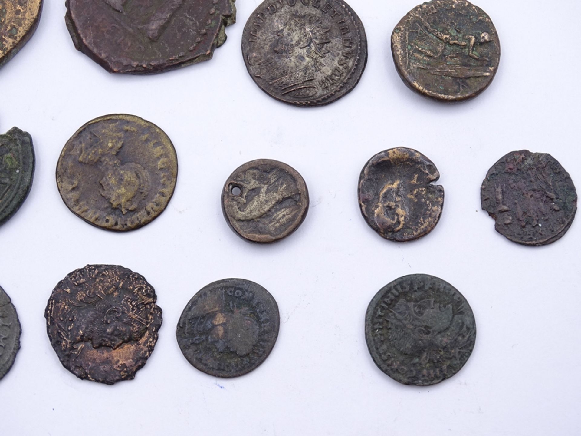 13  antike Münzen, Alters- und Gebrauchsspuren - Bild 9 aus 10