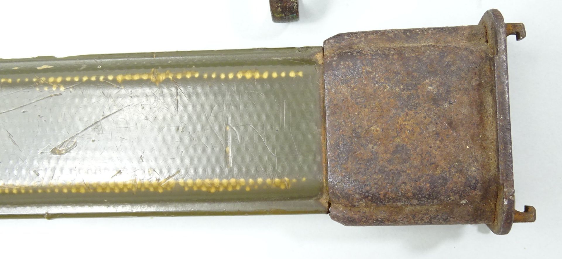 Bajonett M 1 Garand, 2. WK, L. mit Scheide: ca. 40 cm, Metallschlaufe an der Scheide abgebrochen, r - Bild 6 aus 7