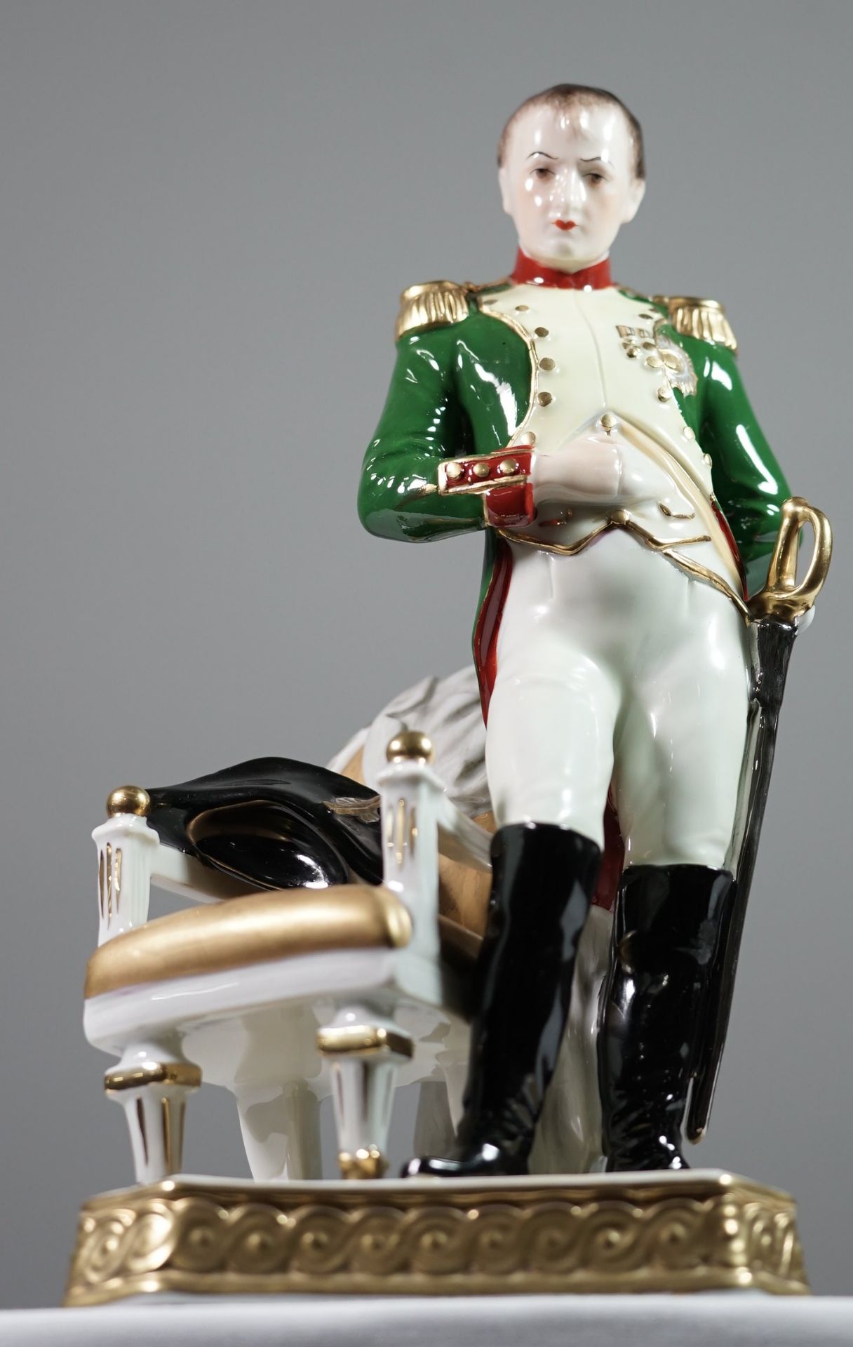 Figur, Napoleon I, Kämmer, bemalt, 1x Fabrabplatzer, H-23,5cm B-12cm. - Bild 5 aus 6