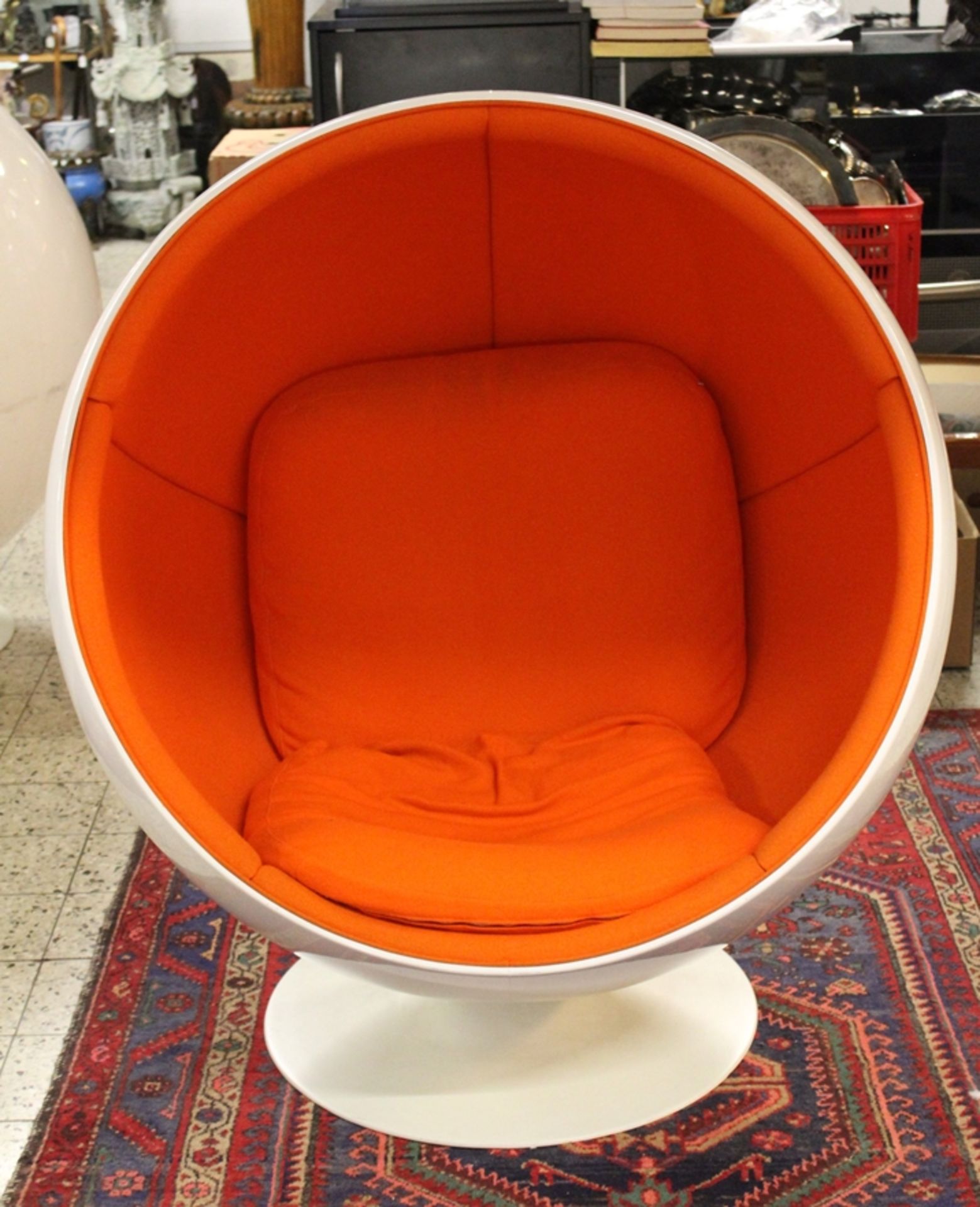 Eero Aarnio, Sessel 'Ball chair', 1963-65 Sessel, ca. H-120 cm, D- 100 cm, Schild "Adelta ,made in