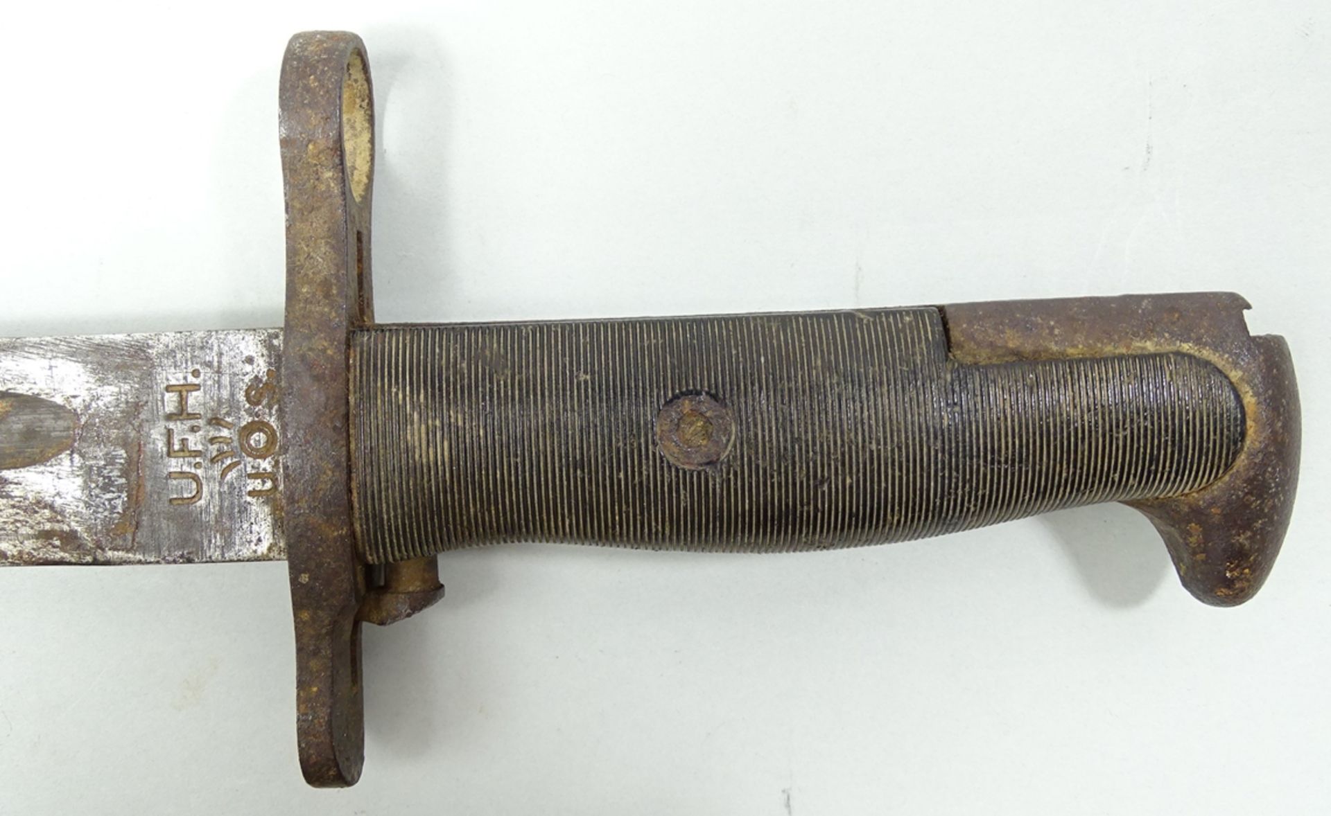 Bajonett M 1 Garand, 2. WK, L. mit Scheide: ca. 40 cm, Metallschlaufe an der Scheide abgebrochen, r - Bild 2 aus 7