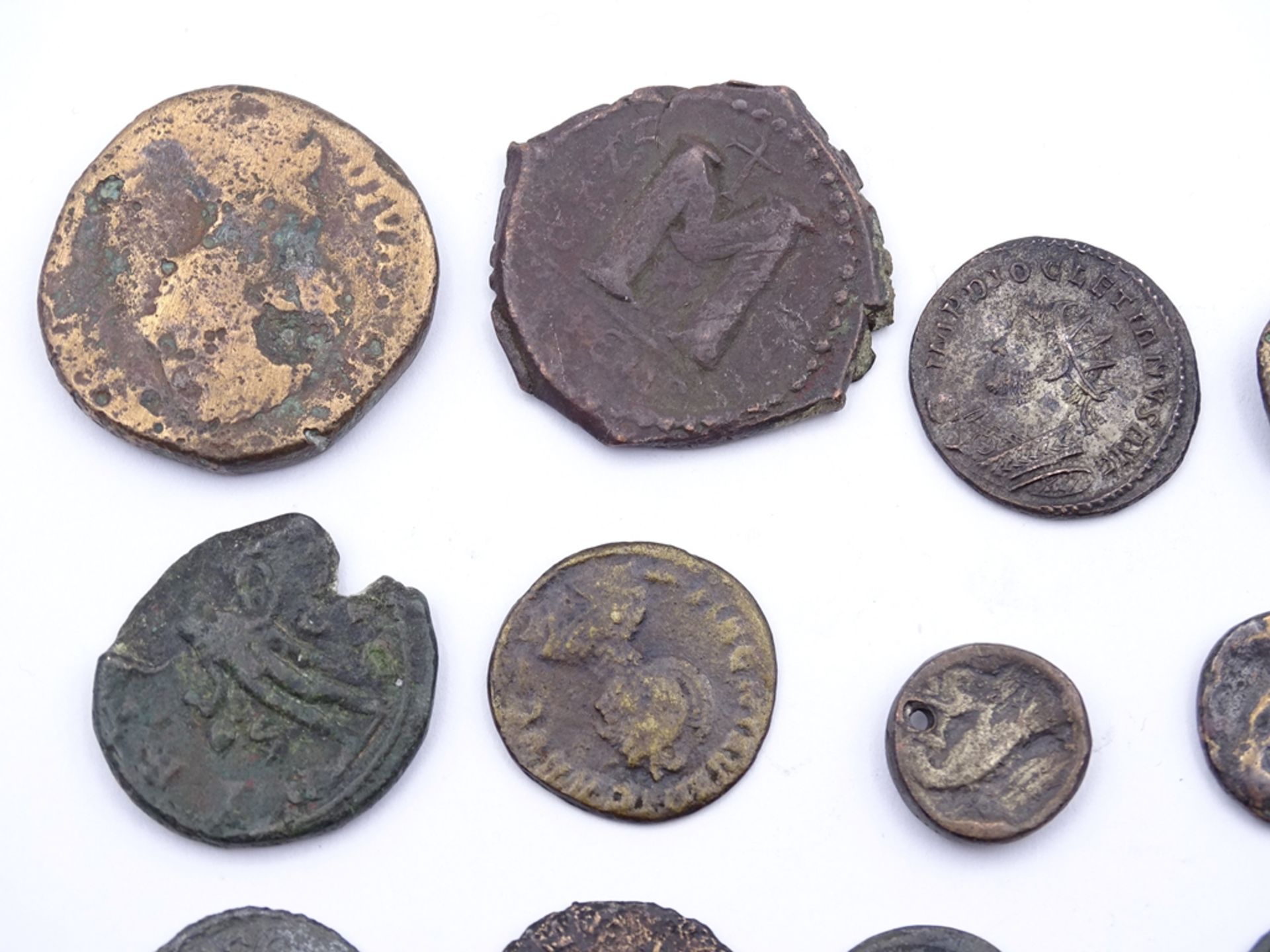 13  antike Münzen, Alters- und Gebrauchsspuren - Bild 7 aus 10