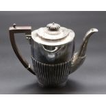 Kaffeekanne, England, versilbert, Holzgriff, Gebrauchsspuren, H-19,5cm.