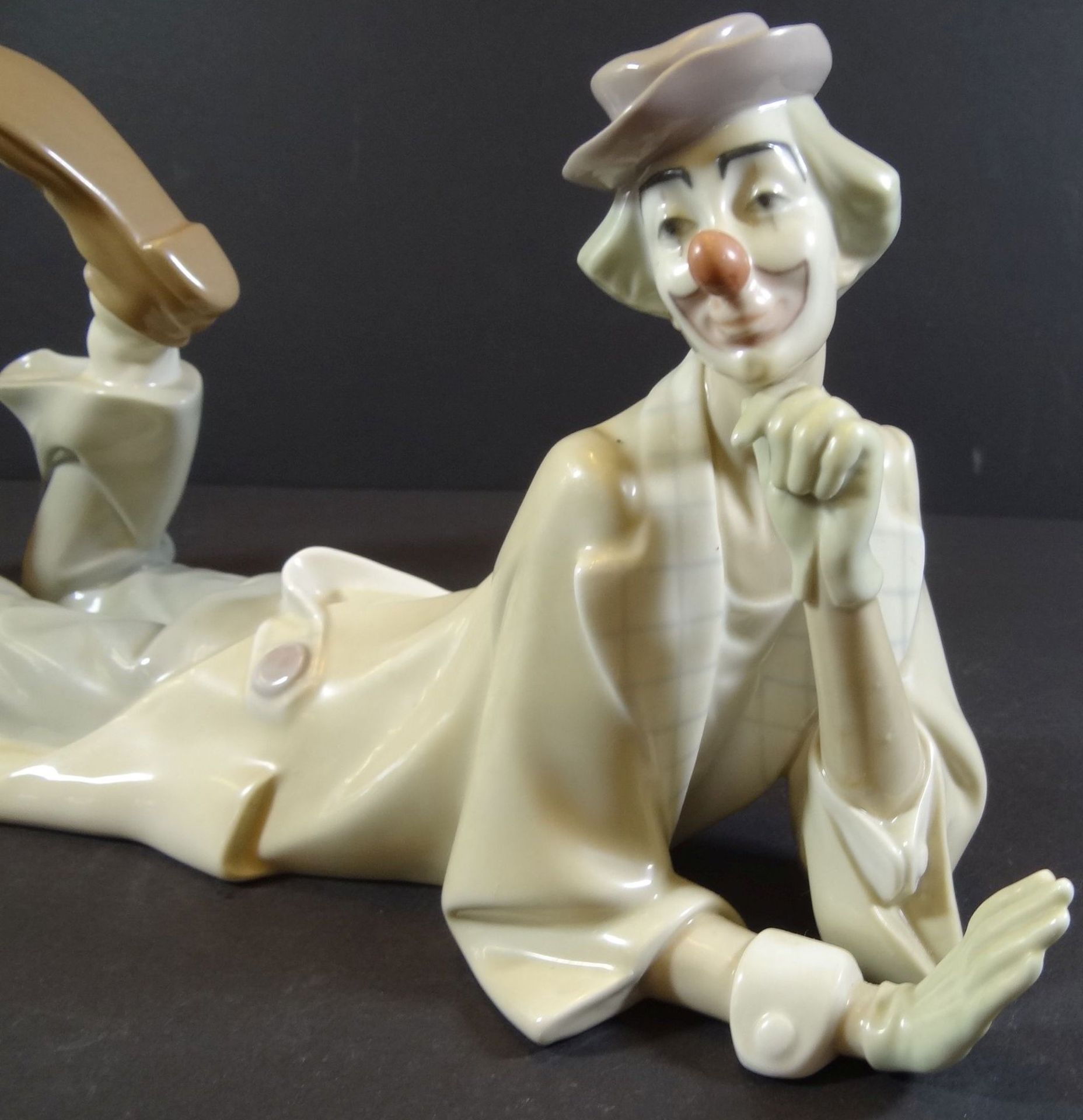 grosser liegender Clown "Lladro", H-16 cm, L-37 cm - Bild 4 aus 6