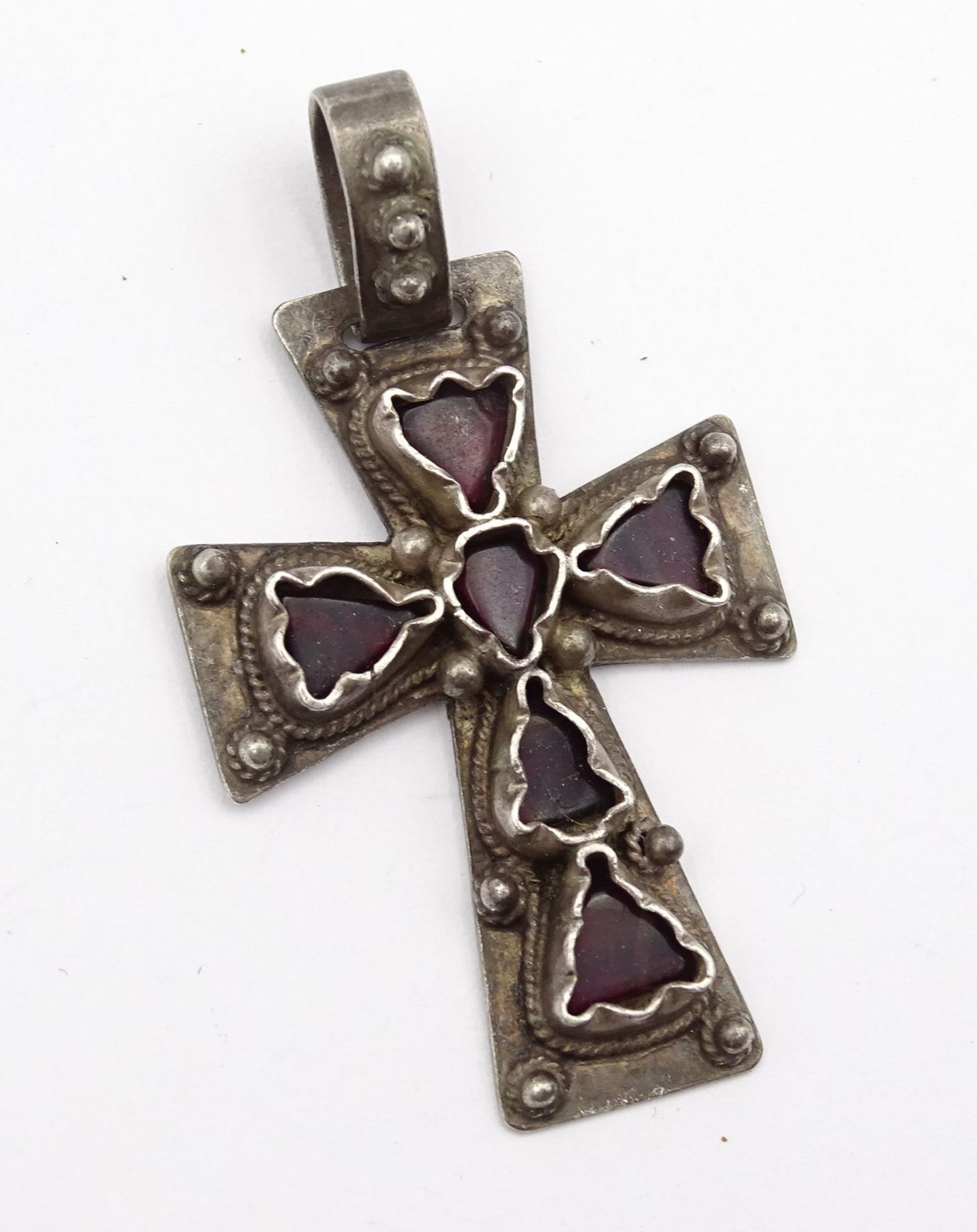 Altes Brustkreuz, Silber, mit roten Steinen, L. 5,0cm, 9,8g. - Bild 2 aus 3