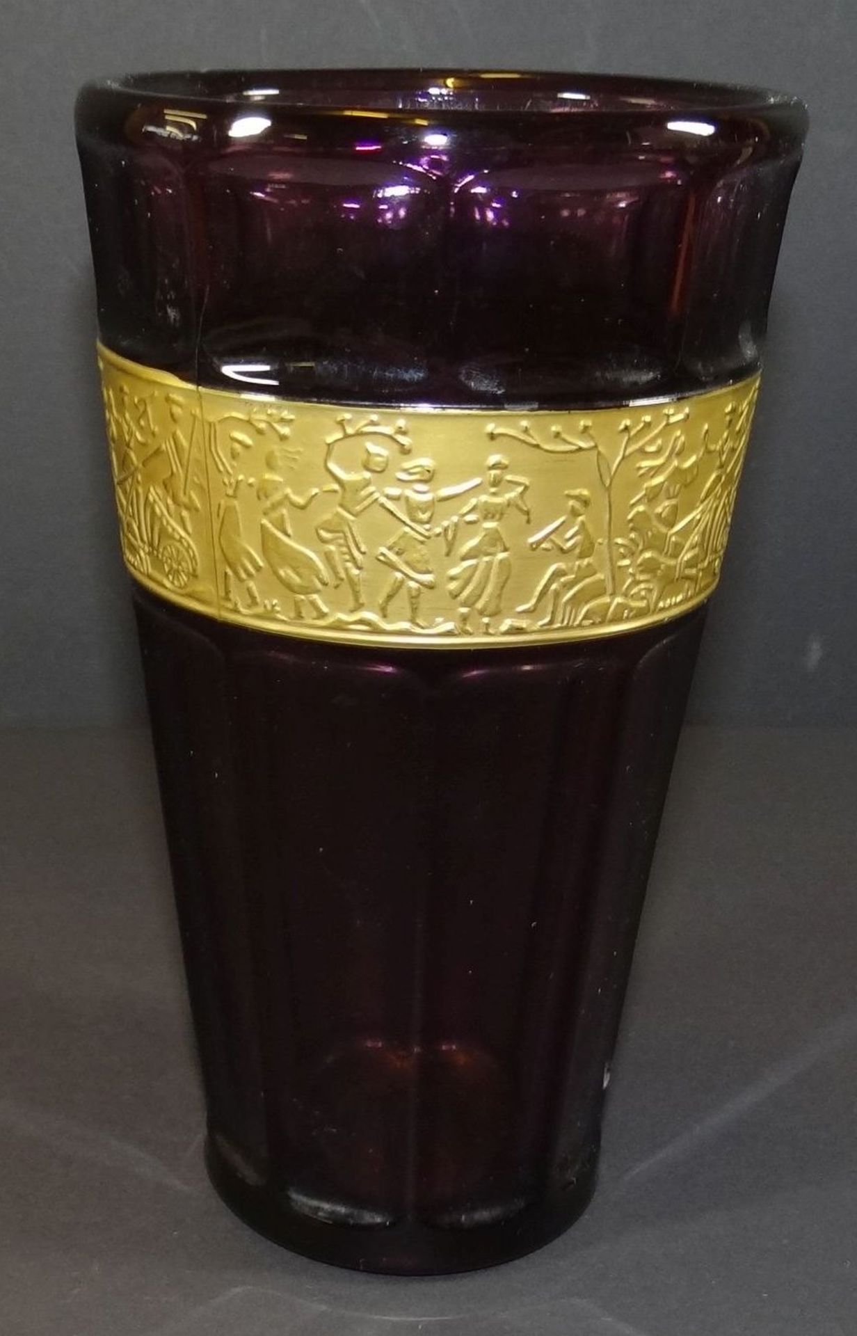 lila Vase mit Golddekor umlaufend, H-17 cm