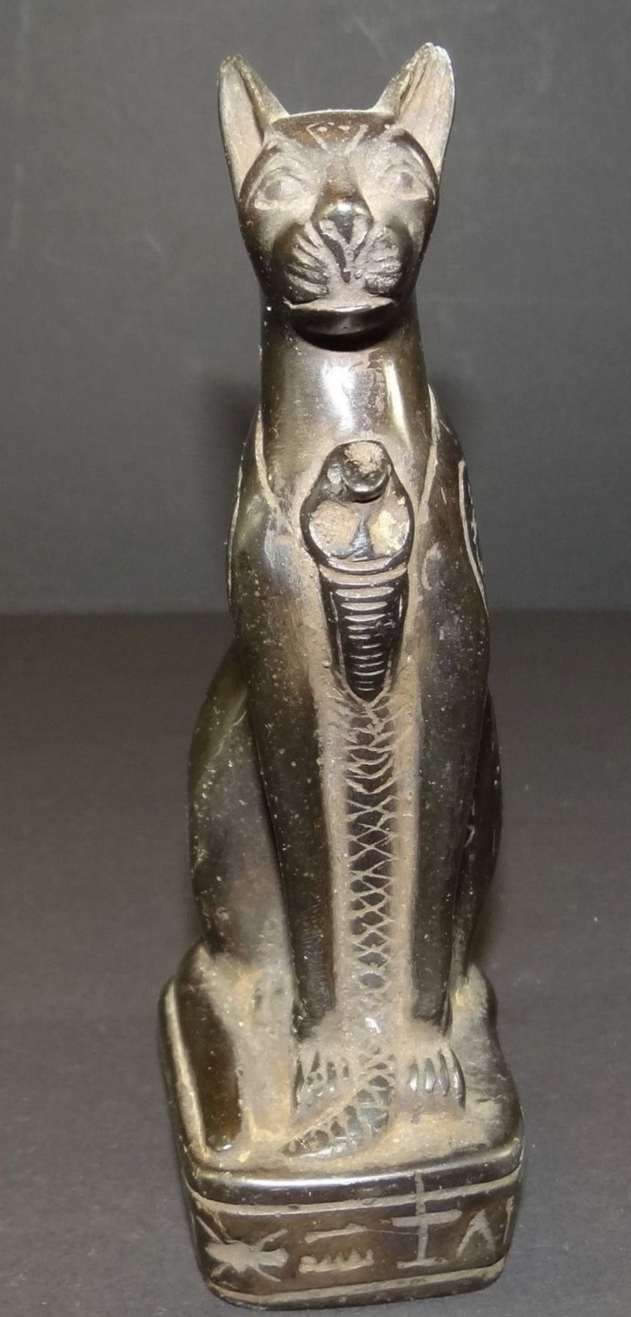 altägyptische Göttin Bastet als Katze, wohl Keramik?, H-16 cm - Bild 3 aus 4