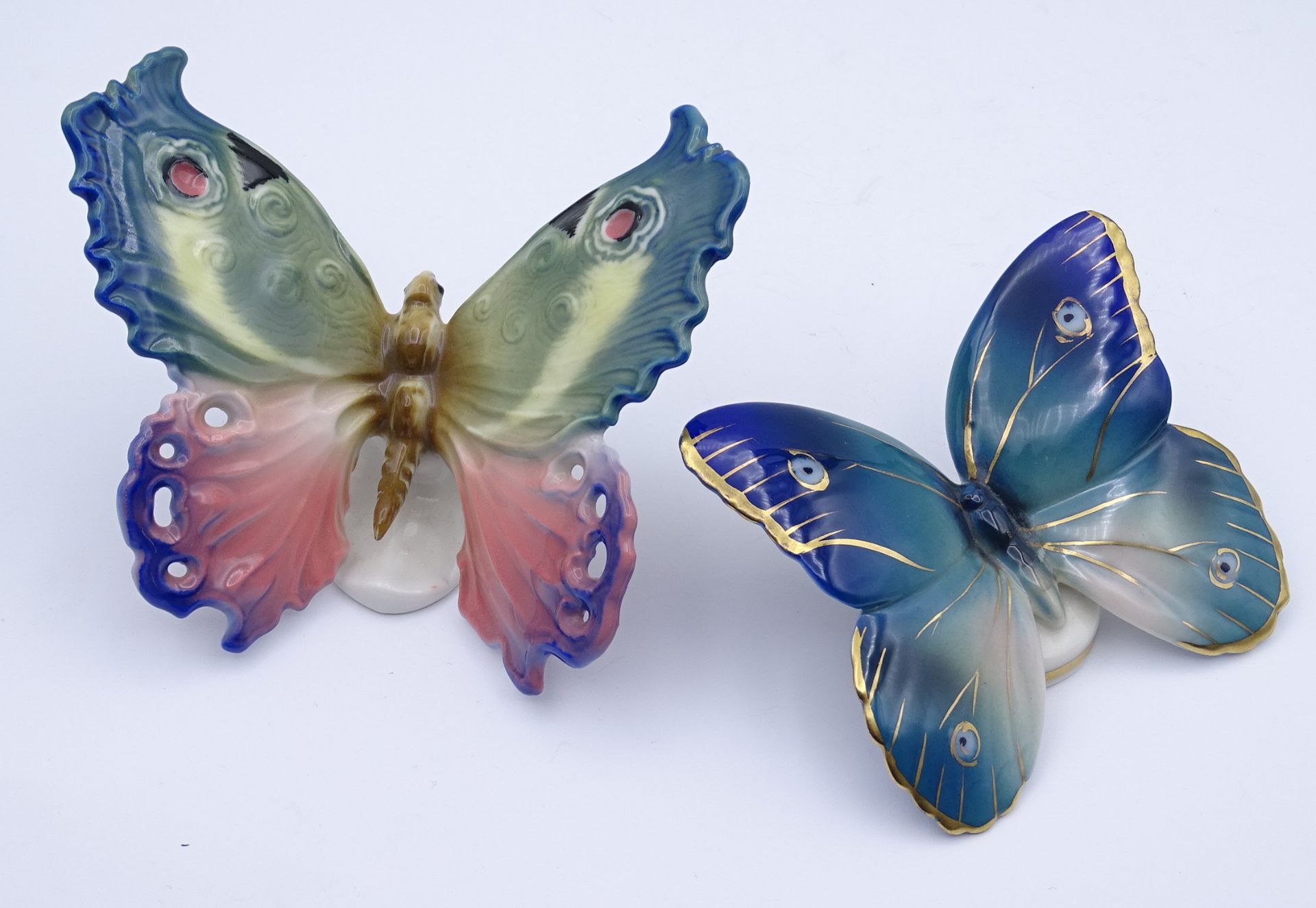 2 bemalte Porzellan Schmetterlinge, 1x ENS, Größter 9,5 x 9,5cm