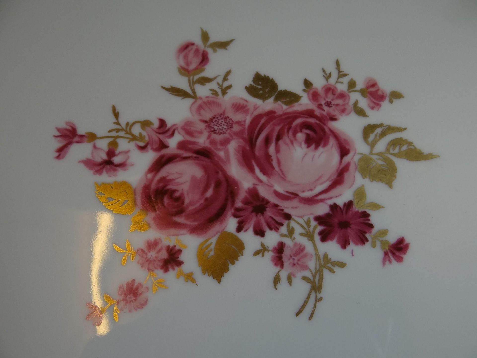 Tortemplatte "Meissen" Rosendekor, Schwerter durchschliffen, D-32 cm - Bild 3 aus 5