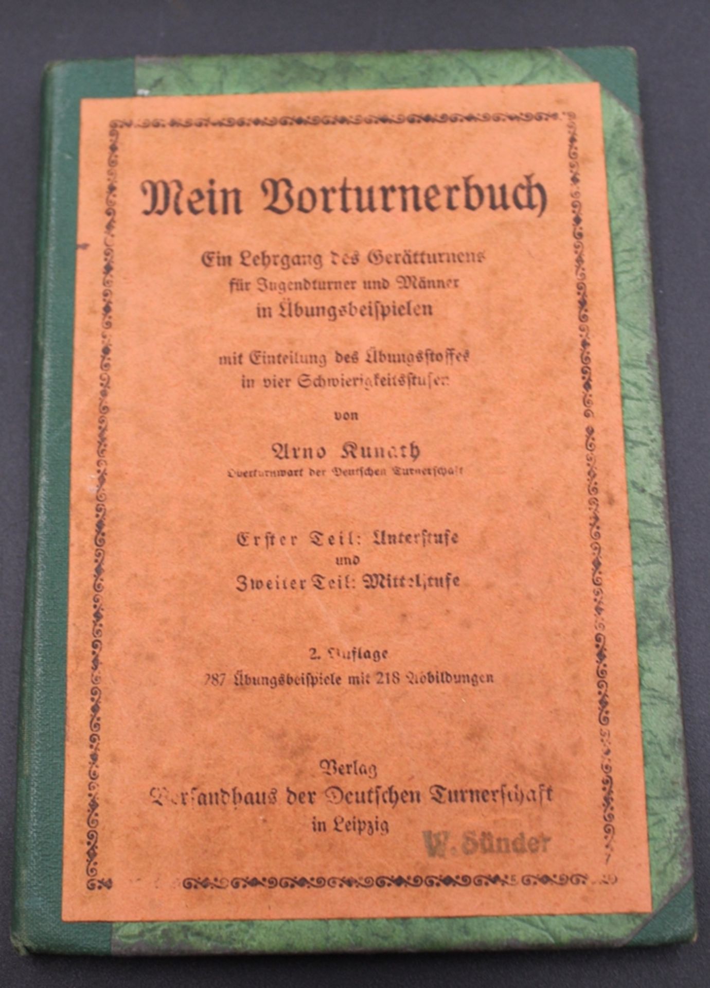 2x Literatur über Sportlehre, beide um 1912, Altersspuren. - Bild 4 aus 5