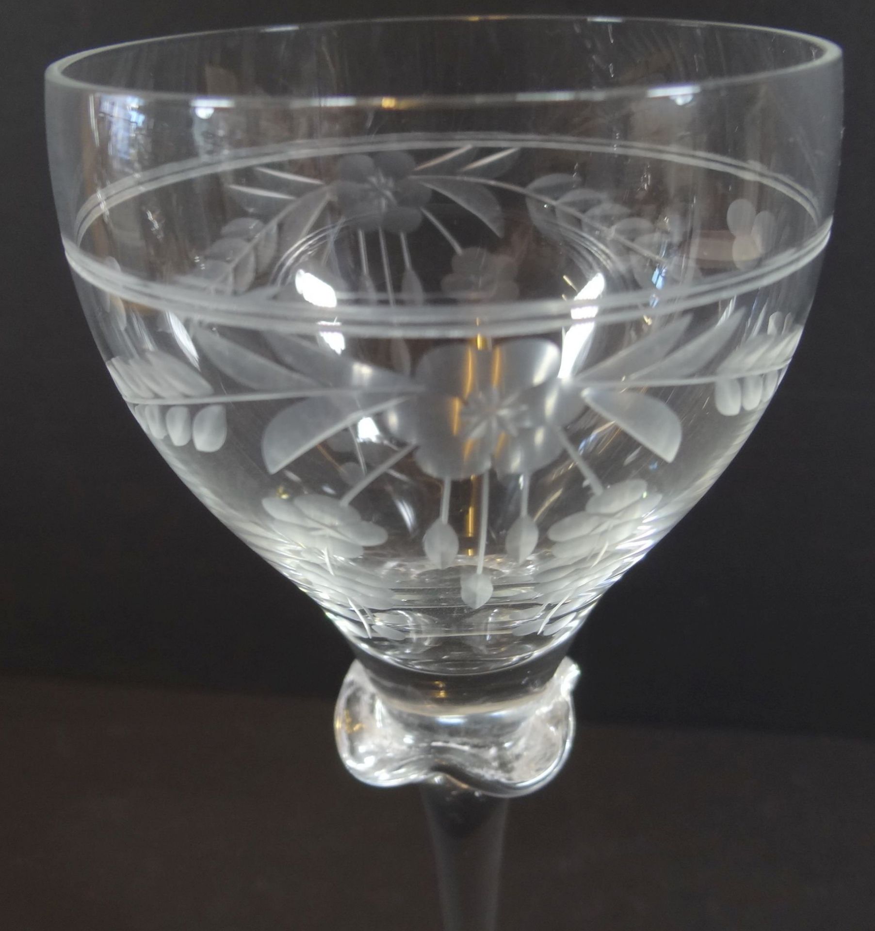 hohes Weinglas mit Schliff, H-19 cm - Bild 2 aus 5