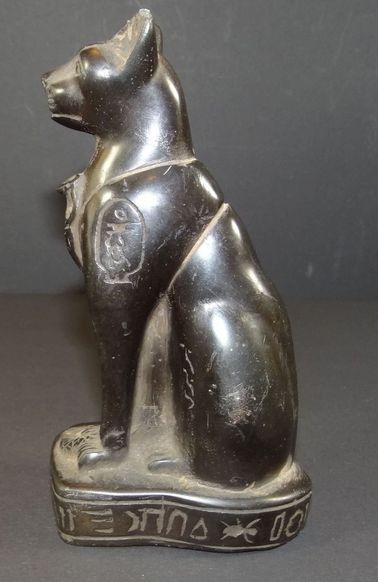 altägyptische Göttin Bastet als Katze, wohl Keramik?, H-16 cm - Bild 2 aus 4