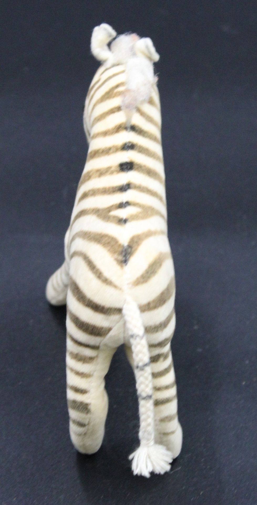 Zebra von Steiff, ohne Ident, H-11,5cm. - Bild 3 aus 3