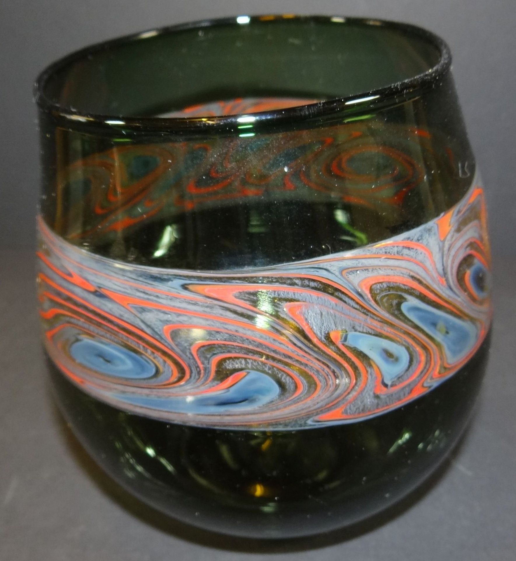 dünne, grüne Kunstglasvase, H-13,5 cm, D-13 cm, - Bild 3 aus 5