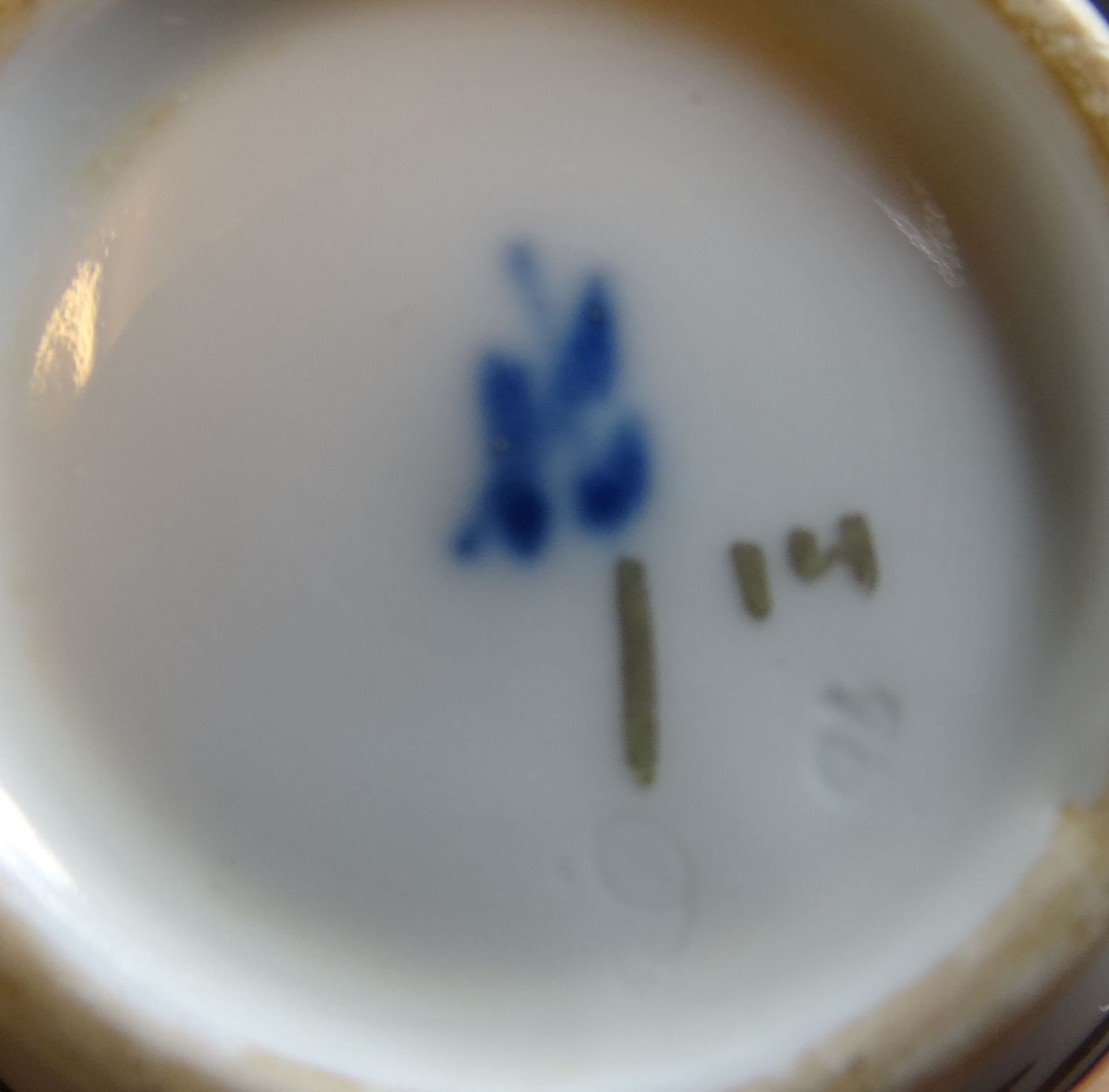 Kaffeetasse mit U.T. "Meissen" um 1860, beschriftet "Zum langen Gebrauch, Golddekor etwas berieben, - Bild 7 aus 7