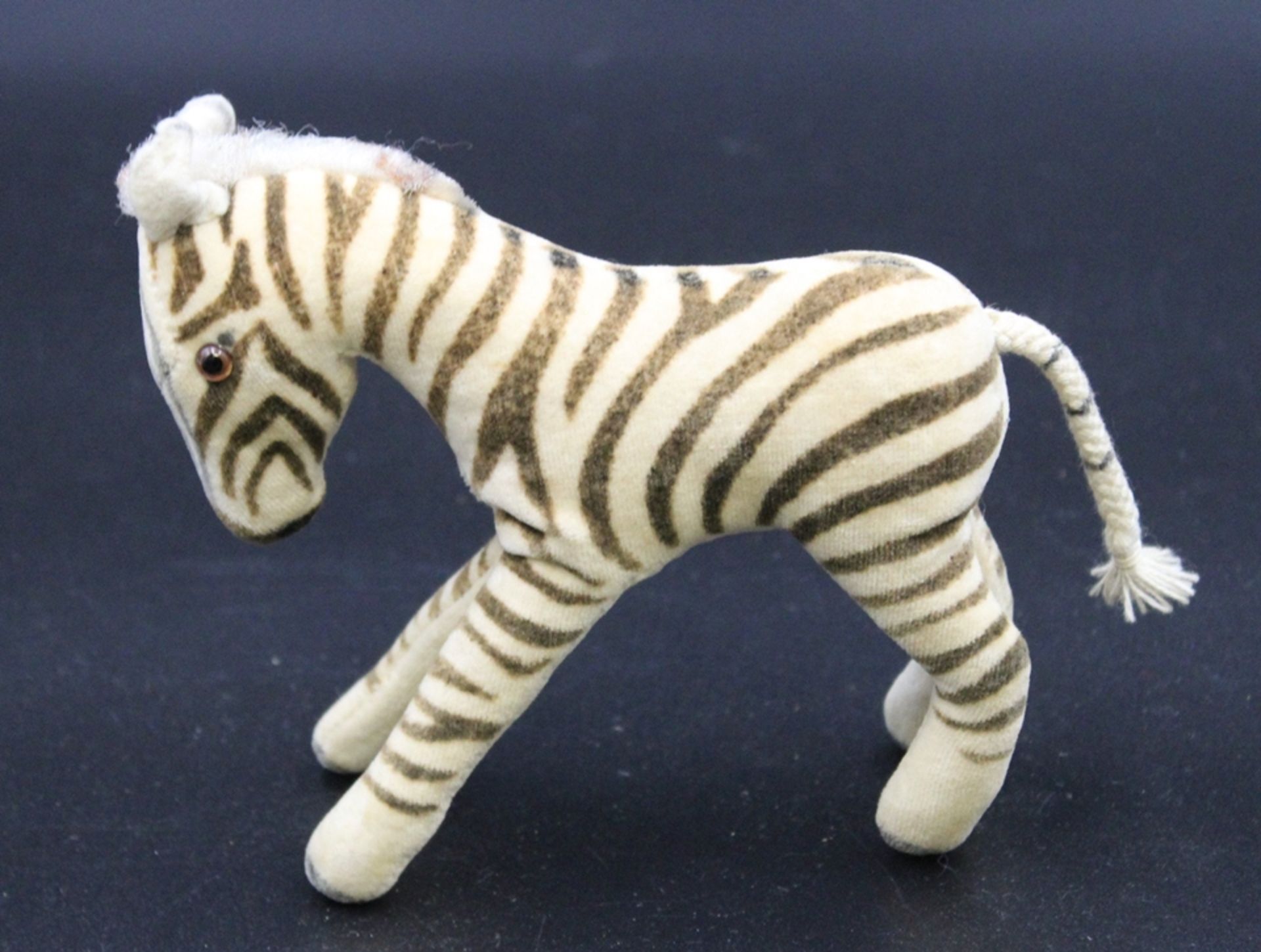 Zebra von Steiff, ohne Ident, H-11,5cm. - Bild 2 aus 3