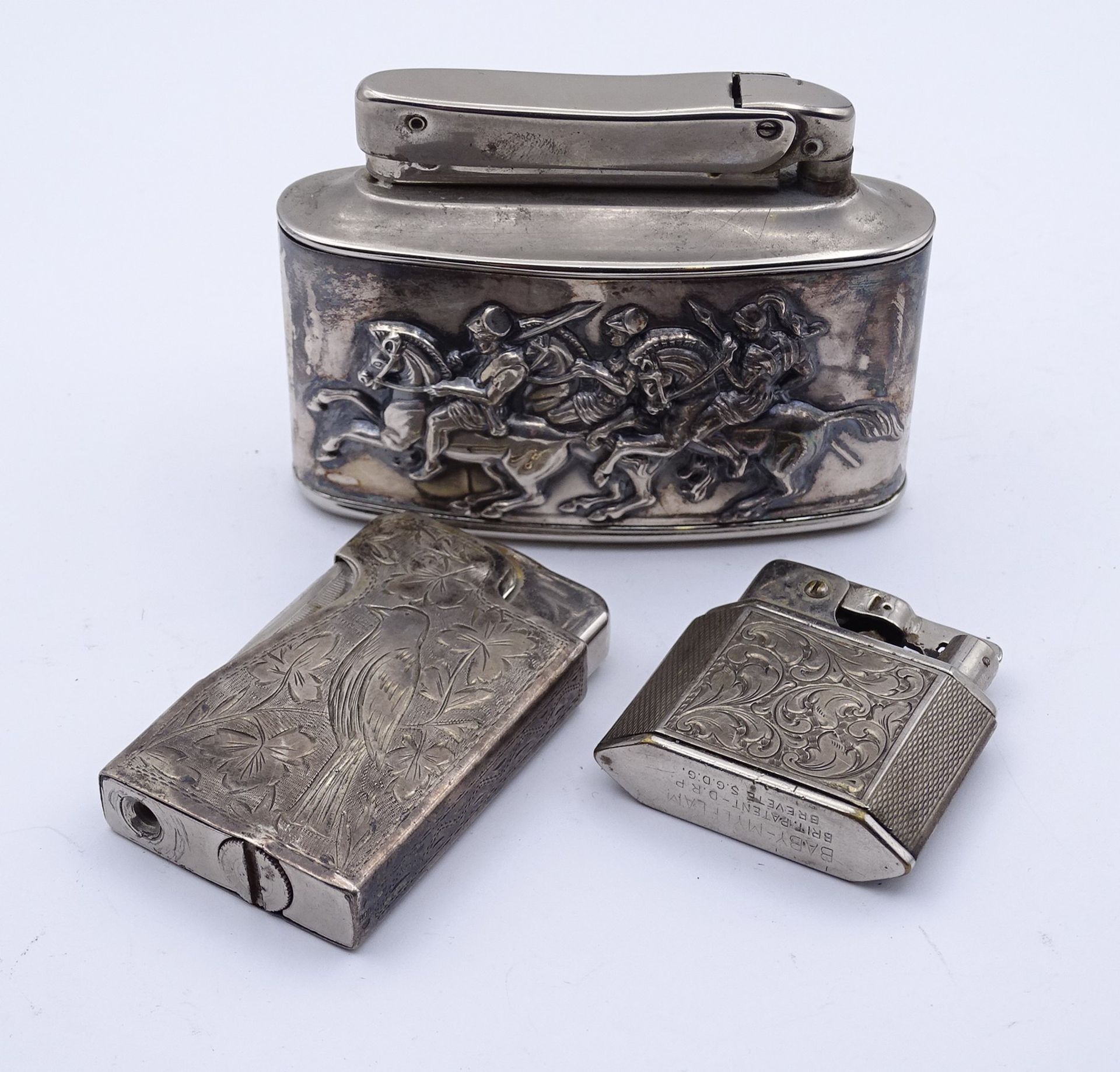 3 div. Feuerzeuge mit Silberummantelungen, Silber 835 - 900 - Bild 3 aus 3
