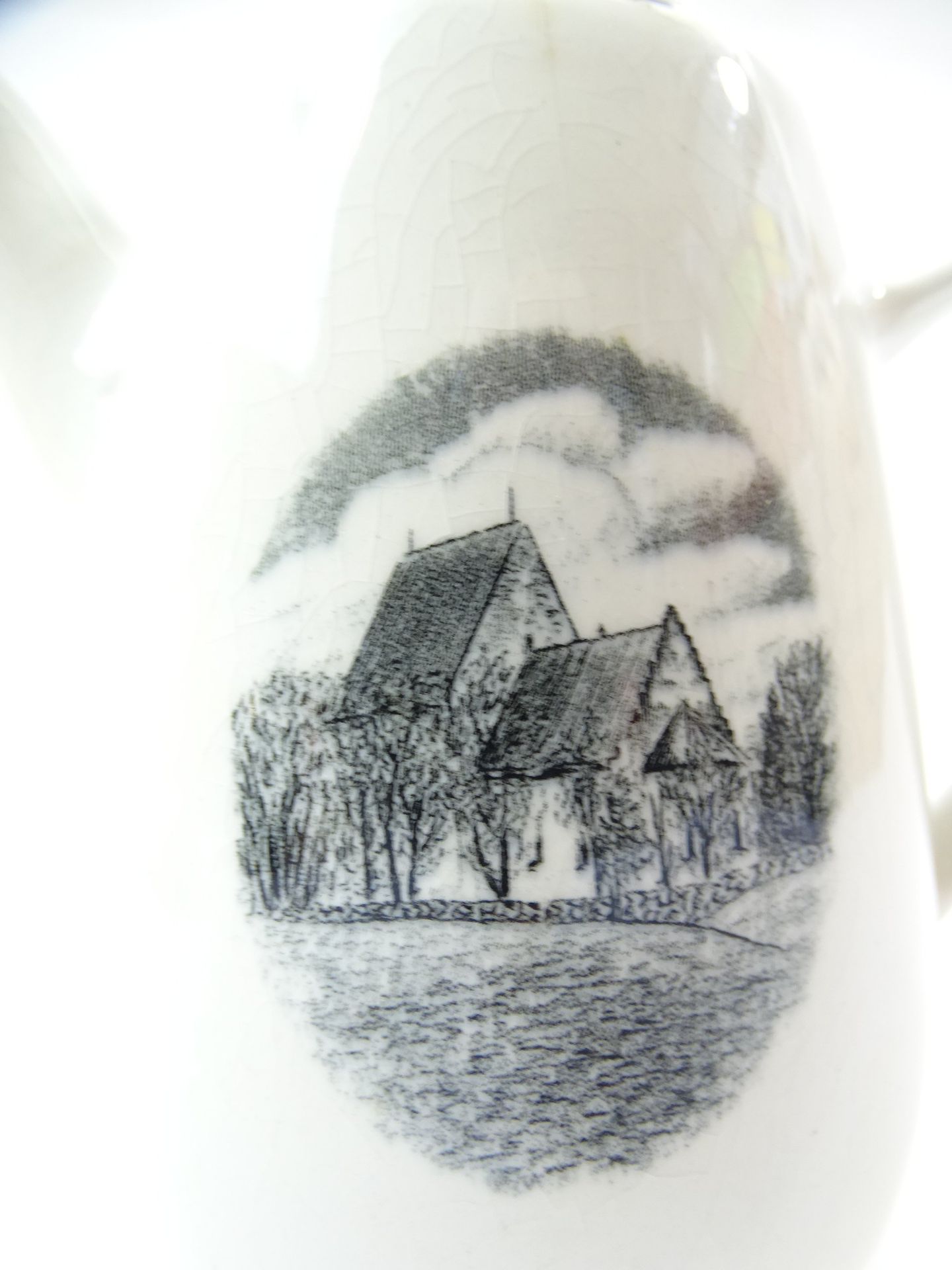Kleine Kanne, Rörstrand Schweden, Abbildung Odinsborg, H. 13,5 cm, mit Glasur rissig, leicht reinig - Bild 3 aus 7