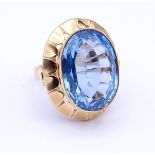 Prachtvoller Damen Gold Ring in Rotgold 0.585 mit einen großen oval facc.Blautopas,11,4gr., RG 54, 