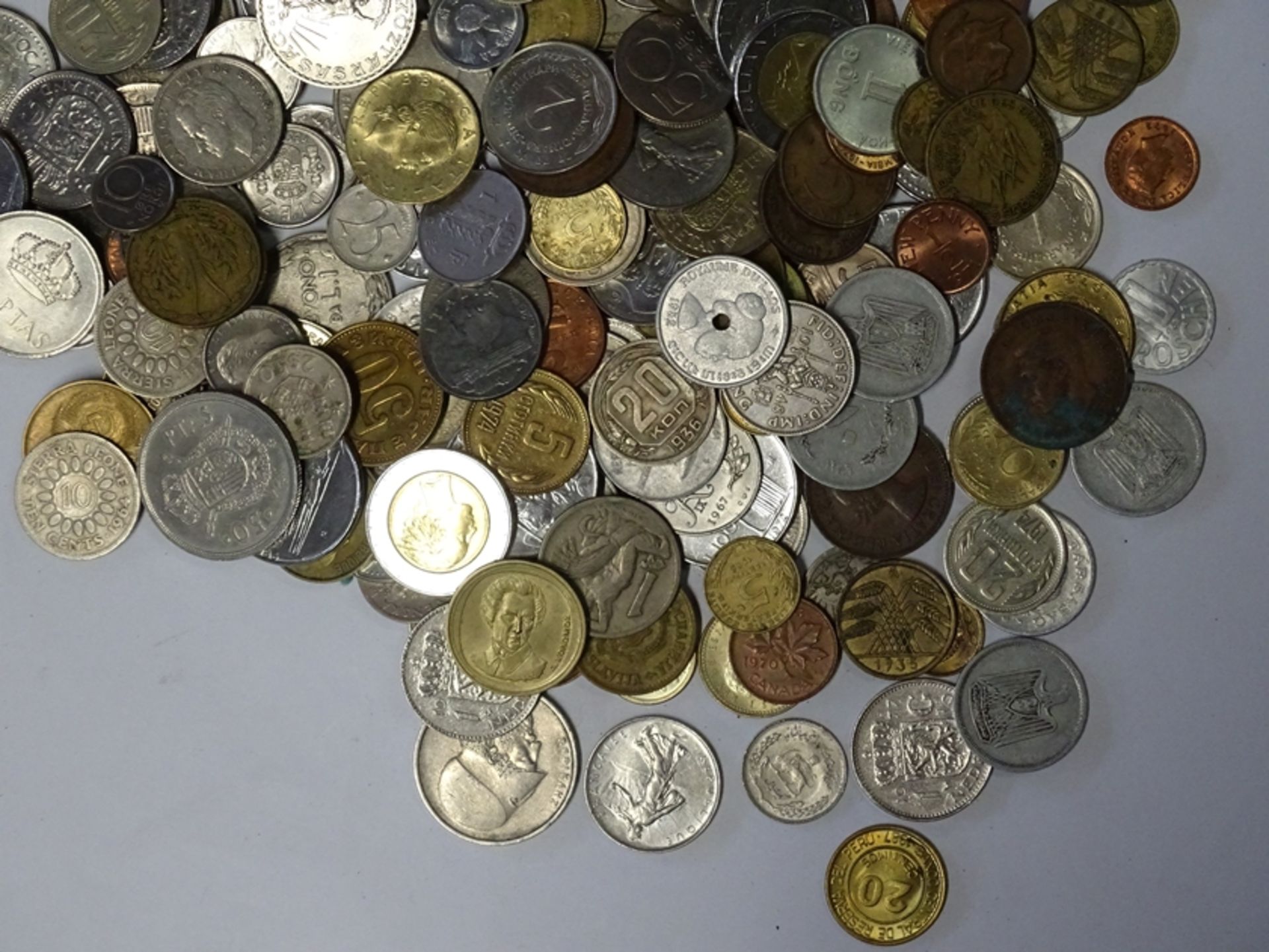 Konvolut Münzen aus aller Welt - Bild 5 aus 6