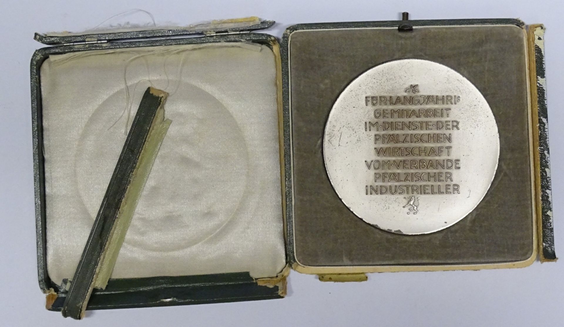 Bronzemedaille Carl Poellath Schrobenhausen "langjährige Mitarbeit im Dienste der pfälzischen Wirts - Bild 3 aus 4