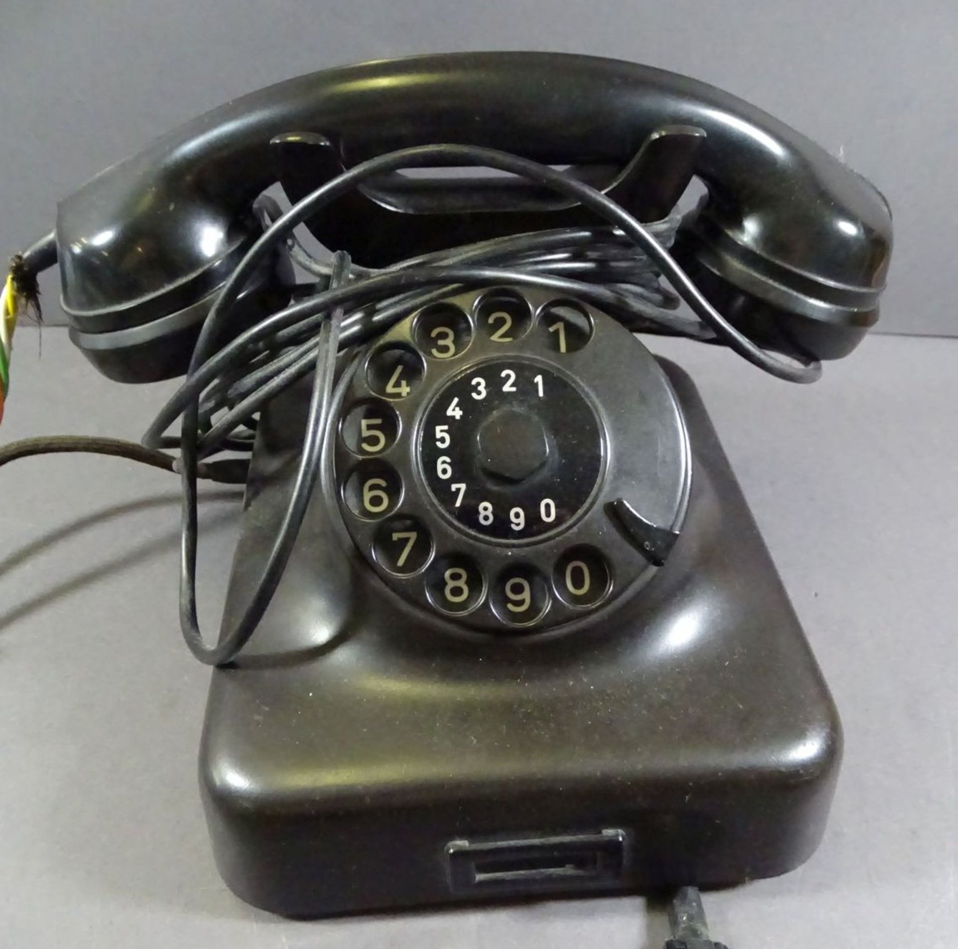 schwarzes Telefon mit Wählscheibe, BP W48, Funktion nicht geprüft