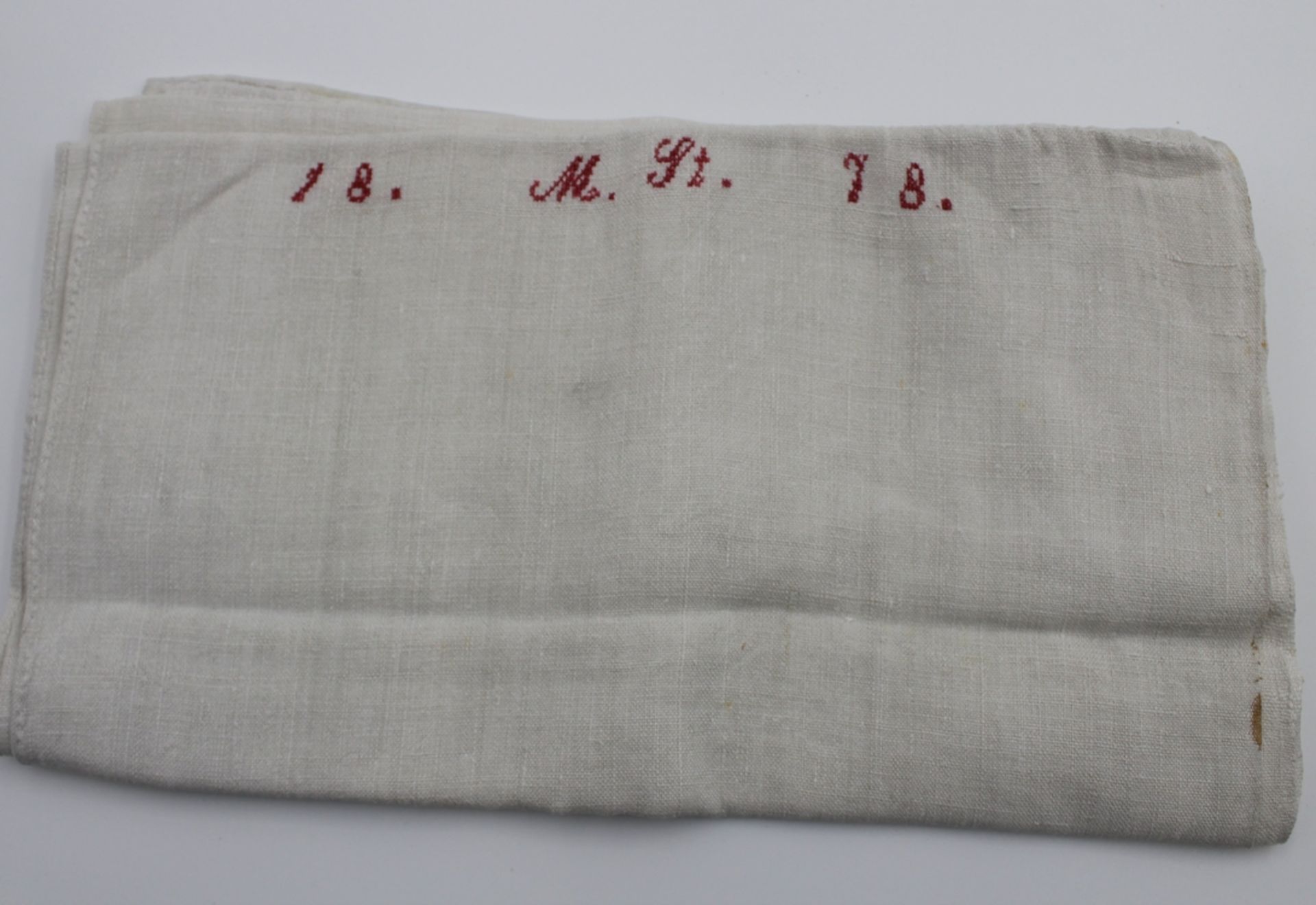 2x Handtuchrollen, Leinen, je monogrammiert, 1x datiert 1878 - Bild 2 aus 3