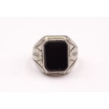 Silber Ring mit einen schwarzen Stein, Silber gepr. Ringschiene gebrochen, 6g., RG 61