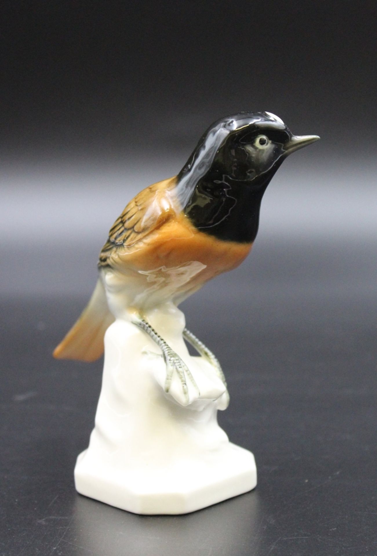 Vogelfigur, Aelteste Volkstedt, polychrome Bemalung in Unterglasur, H-13,5cm. - Bild 2 aus 4