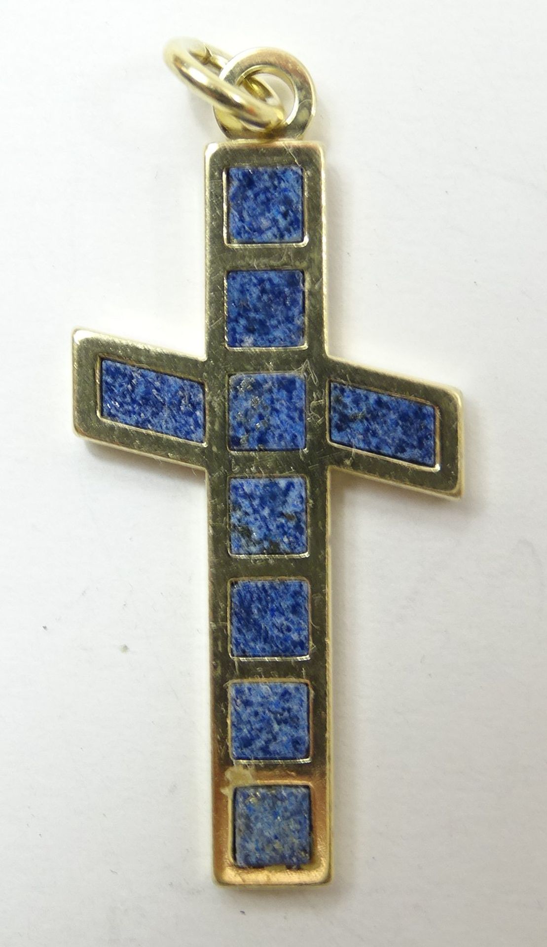 Silberner Kreuzanhänger, 925/000, vergoldet, mit Lapislazuli-Besatz, L. 5 cm, 10 gr., unterster Ste