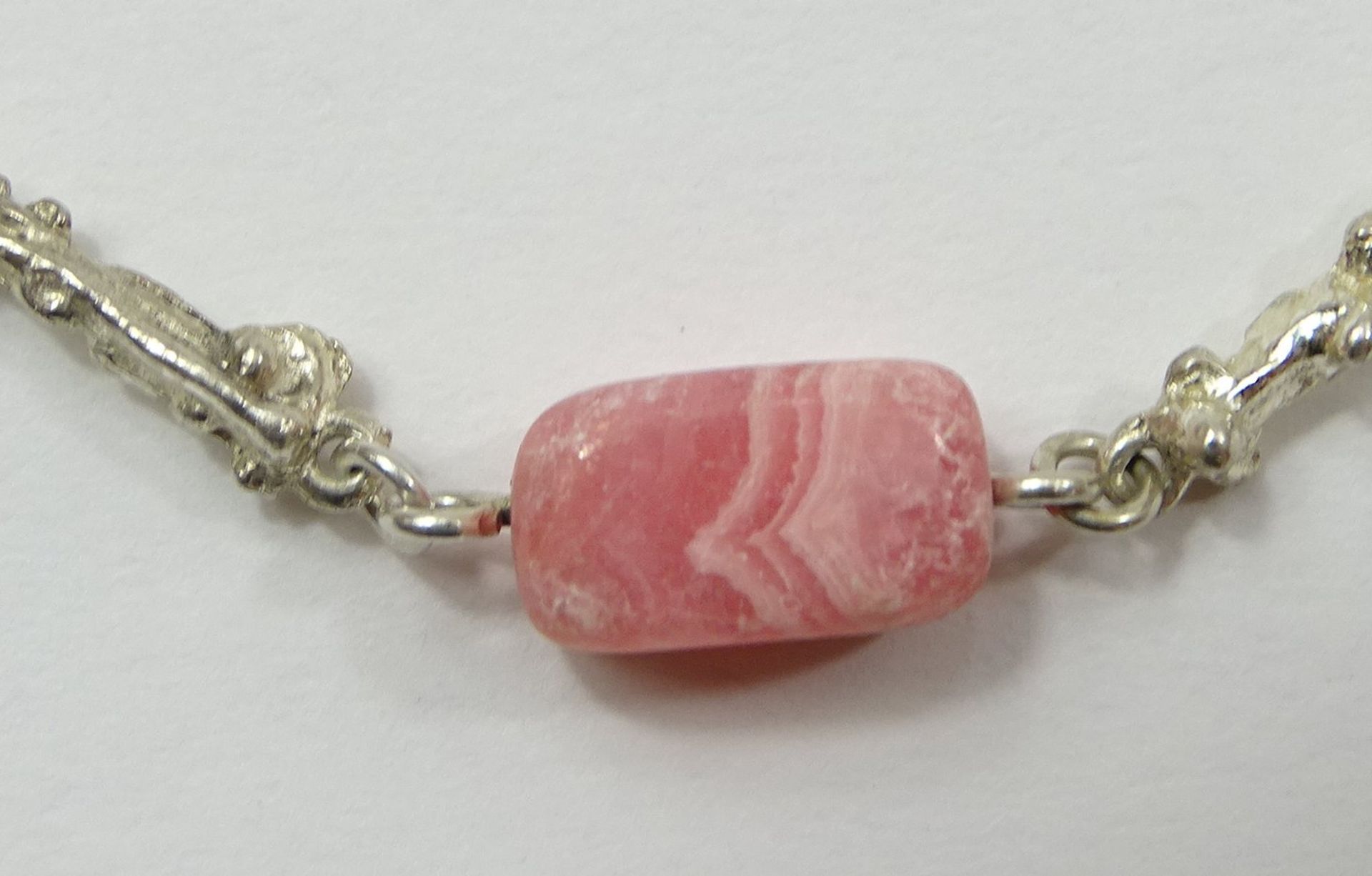 Kette und Armband, 835/000, Zwischenelemente aus Rhodochrosit, L. 72 und 21 cm, zus. 56 gr. - Bild 5 aus 7