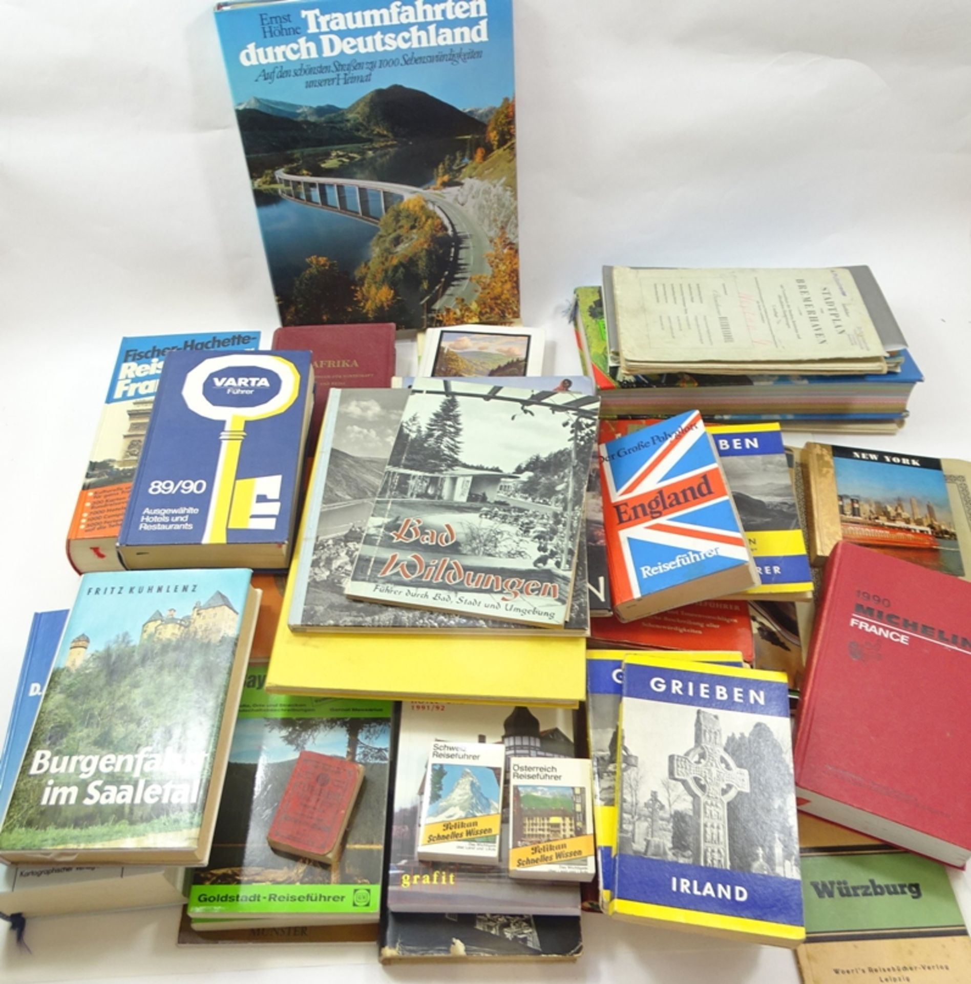 Großes Konvolut Reiseführer, -literatur aus der ganzen Welt, ca. 44 St.
