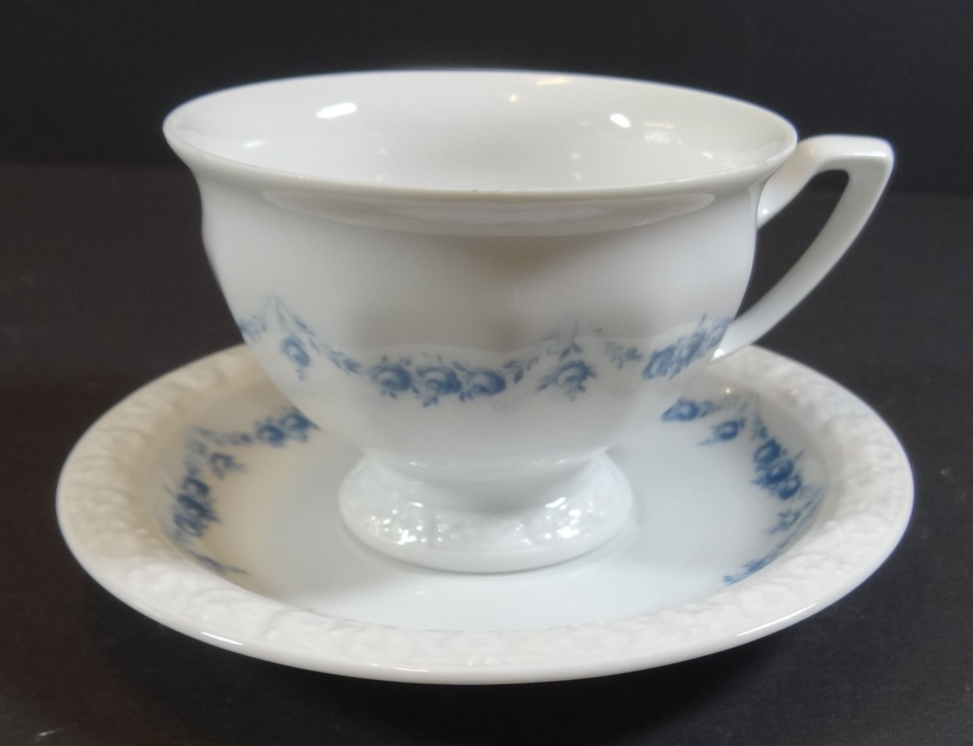 Teeservice Teile "Rosenthal" Maria Weiss mit blauer Blumengirlande, 11 Tassen-12 U,T, 10 Kuchentell - Bild 14 aus 15