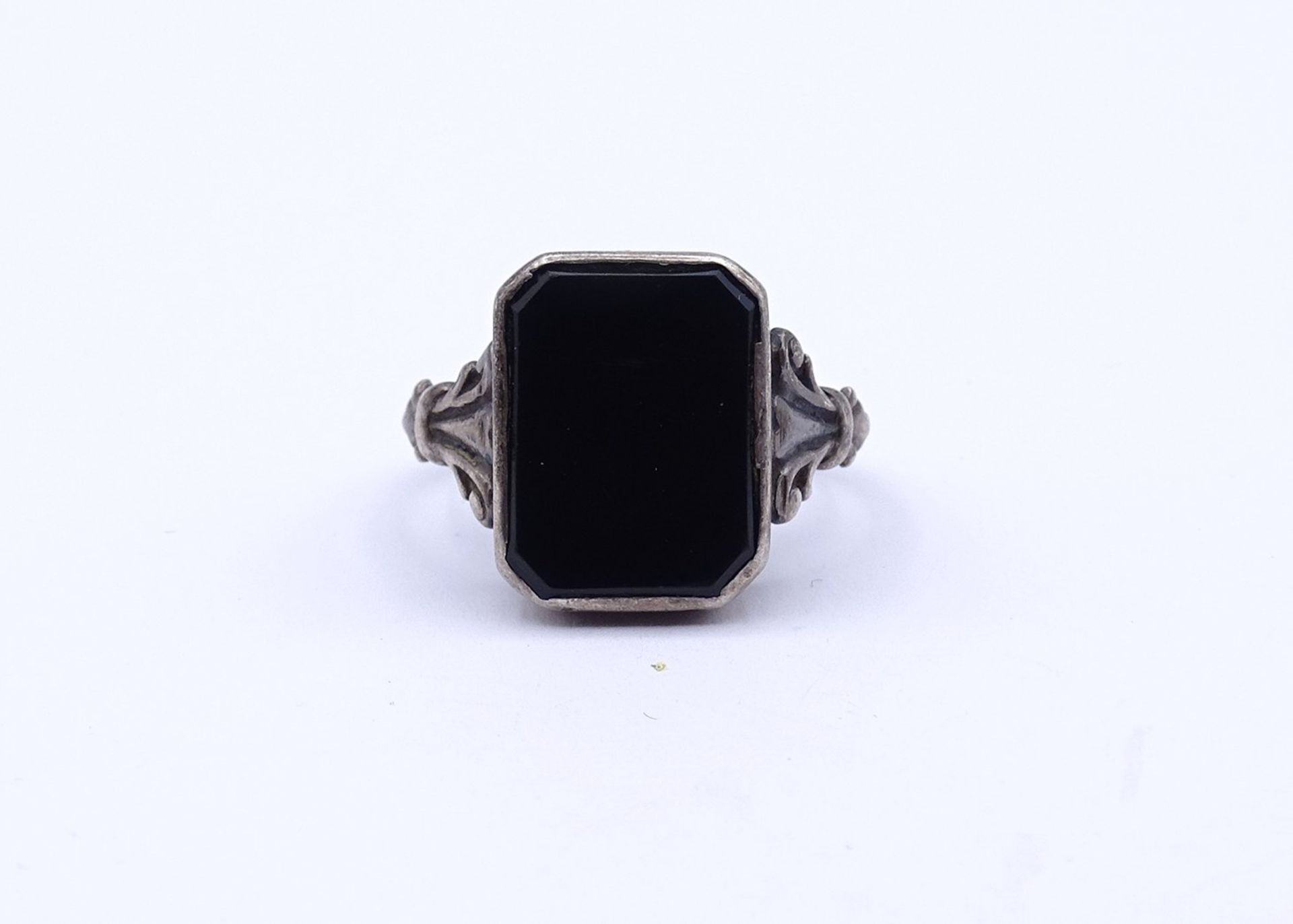 Alter Herren Ring mit Onyx, Silber 0.835, 5,9g., RG 60